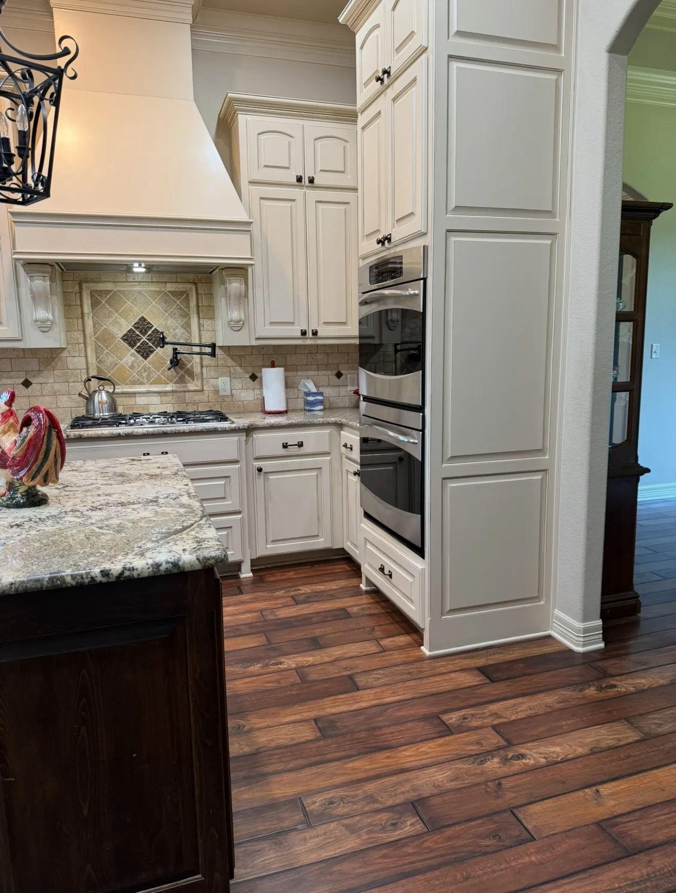 Single Family Residence For Sale in Harrison County , 2371 Country Club Road W, Longview, Texas 75602, 3 Bedroom, 2 Bathroom, 1 Garage spaces, 2,700 Sqft, built in 2013, mls#21362656, Real Estate Agent in Longview, Homes For Sale in Harrison county, Homes For Sale in Longview, Realtor in Longview Texas, Real Estate Brokerage Independent Realty Texas, Luminita Cordes Realtor