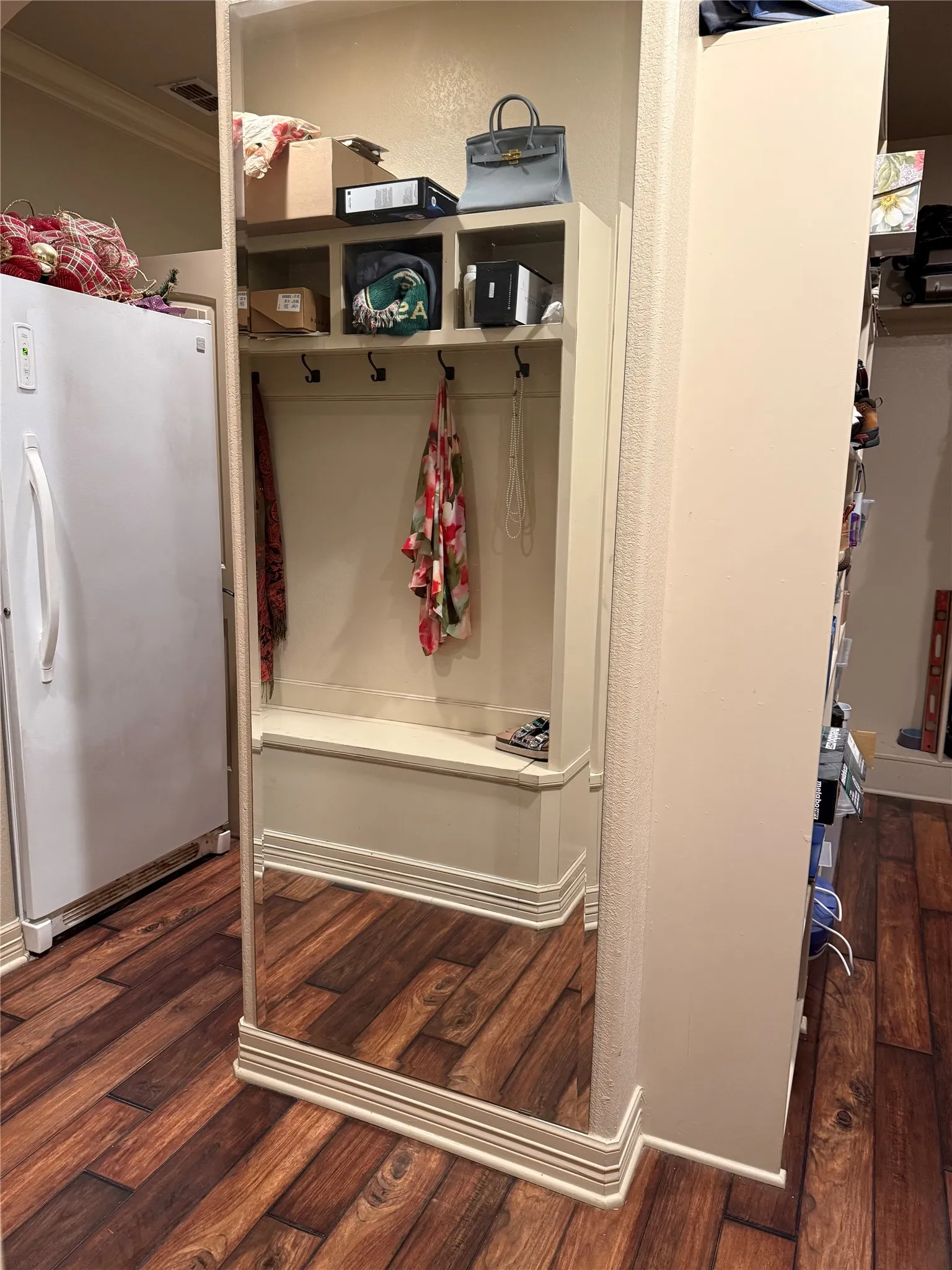 Single Family Residence For Sale in Harrison County , 2371 Country Club Road W, Longview, Texas 75602, 3 Bedroom, 2 Bathroom, 1 Garage spaces, 2,700 Sqft, built in 2013, mls#21362656, Real Estate Agent in Longview, Homes For Sale in Harrison county, Homes For Sale in Longview, Realtor in Longview Texas, Real Estate Brokerage Independent Realty Texas, Luminita Cordes Realtor