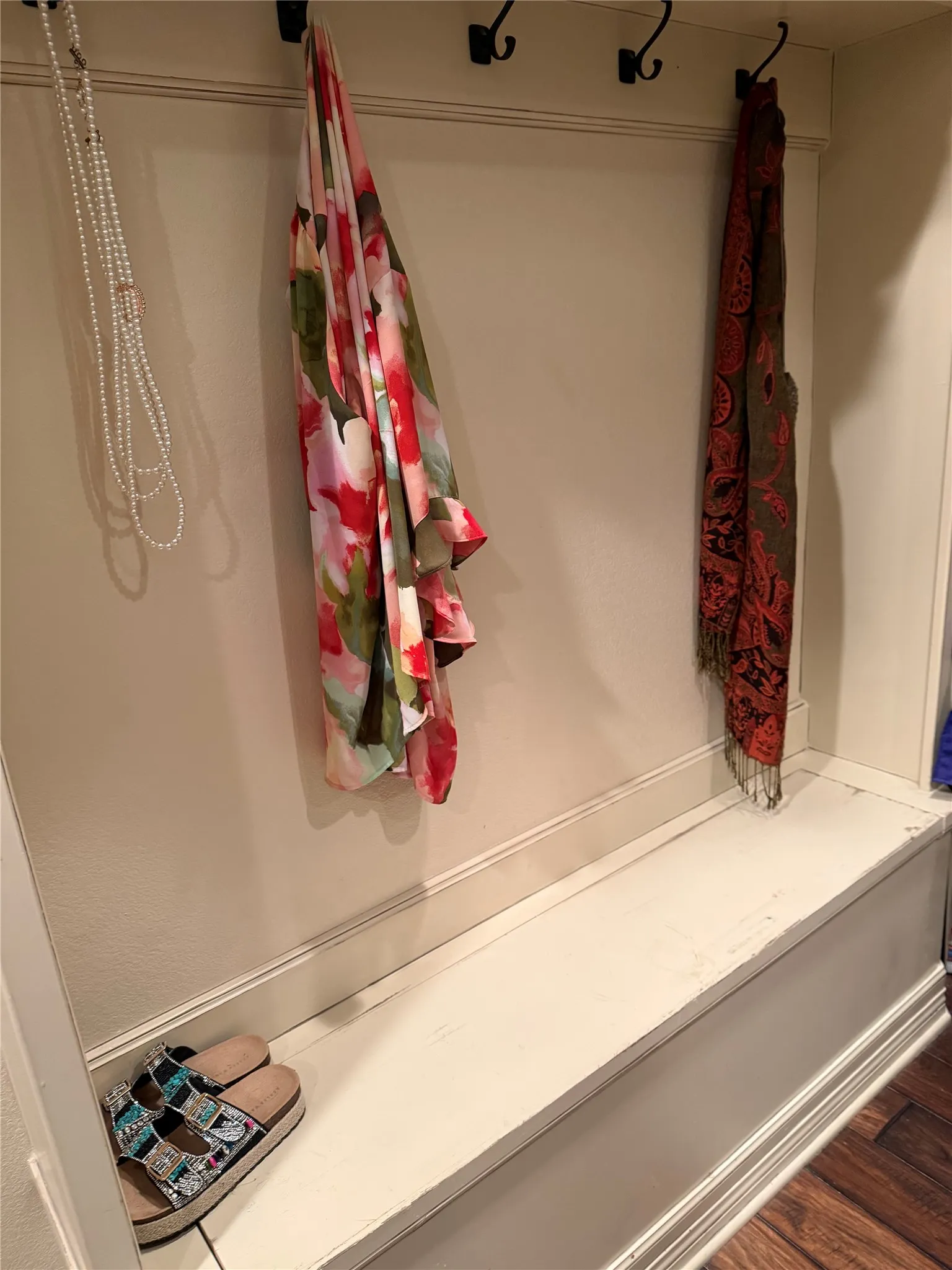 Single Family Residence For Sale in Harrison County , 2371 Country Club Road W, Longview, Texas 75602, 3 Bedroom, 2 Bathroom, 1 Garage spaces, 2,700 Sqft, built in 2013, mls#21362656, Real Estate Agent in Longview, Homes For Sale in Harrison county, Homes For Sale in Longview, Realtor in Longview Texas, Real Estate Brokerage Independent Realty Texas, Luminita Cordes Realtor
