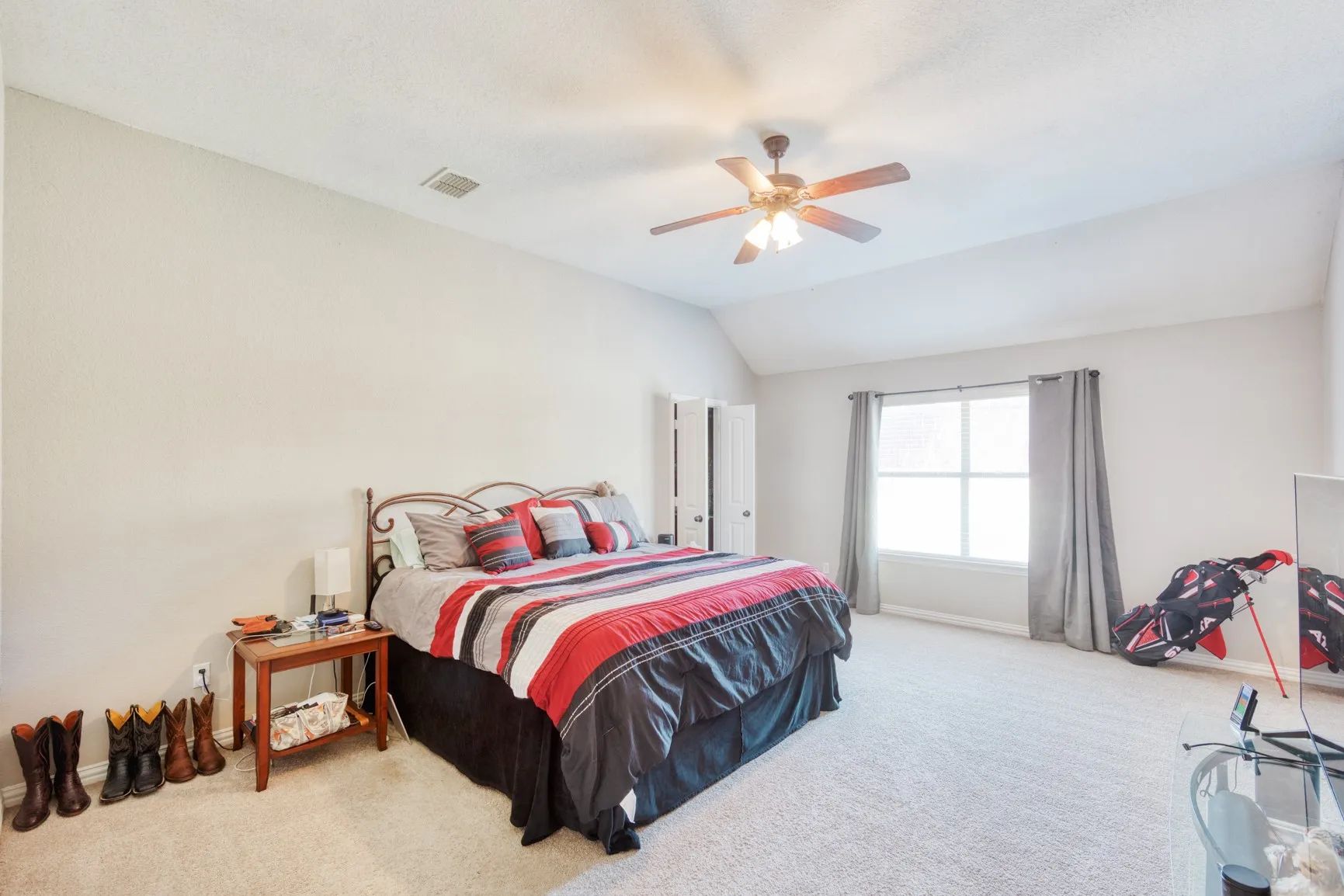 Single Family Residence For Sale in Denton County , 18 Pleasant Valley, Sanger, Texas 76266, 3 Bedroom, 2 Bathroom, 2 Garage spaces, 2,304 Sqft, built in 2007, mls#21362856, Real Estate Agent in Sanger, Homes For Sale in Denton county, Homes For Sale in Sanger, Realtor in Sanger Texas, Real Estate Brokerage Independent Realty Texas, Luminita Cordes Realtor