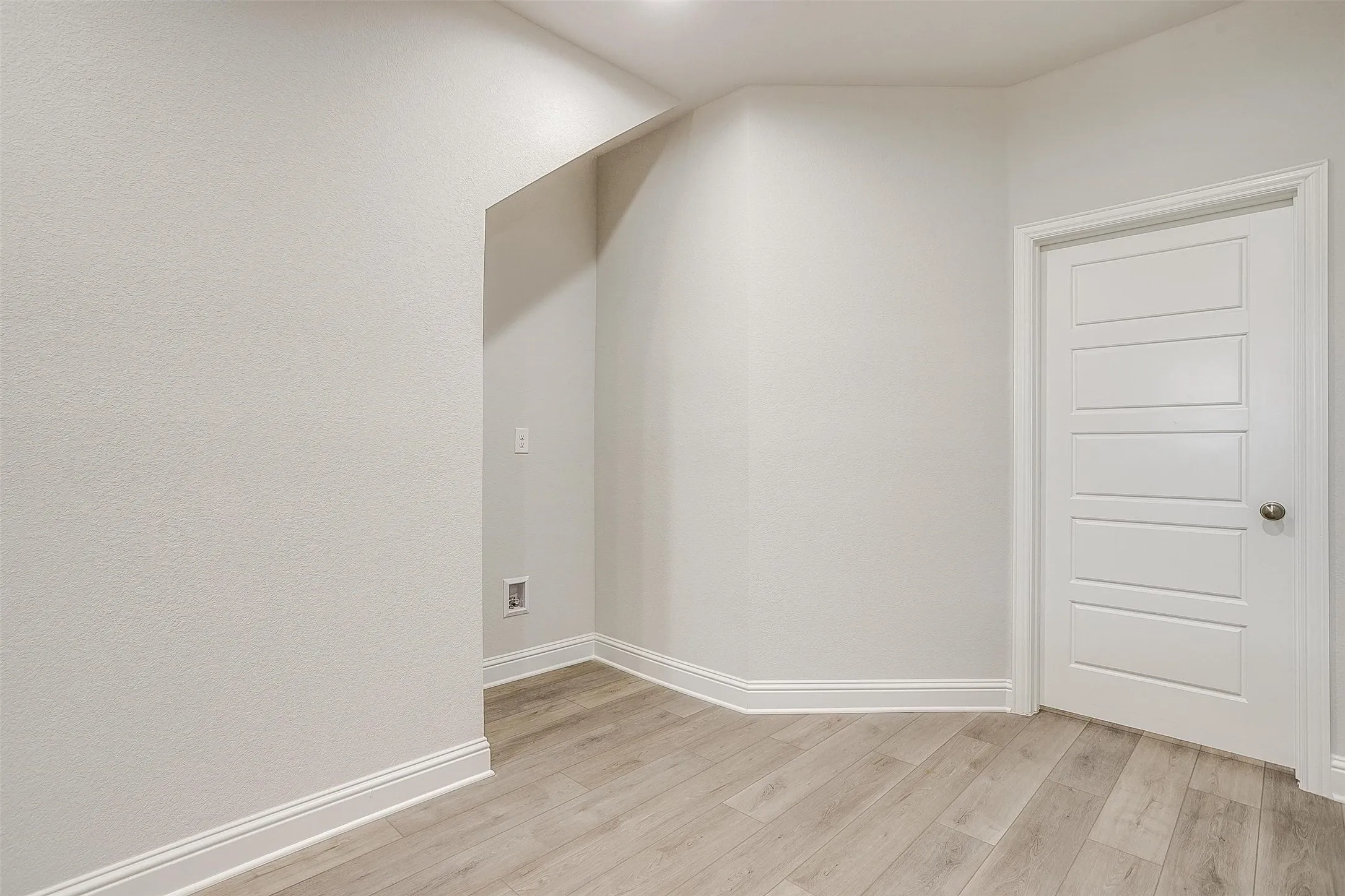 Townhouse For Sale in Tarrant County , 6912 Houndstooth Place, Arlington, Texas 76001, 3 Bedroom, 3 Bathroom, 2 Garage spaces, 1,756 Sqft, built in 2025, mls#21362944, Real Estate Agent in Arlington, Homes For Sale in Tarrant county, Homes For Sale in Arlington, Realtor in Arlington Texas, Real Estate Brokerage Independent Realty Texas, Luminita Cordes Realtor