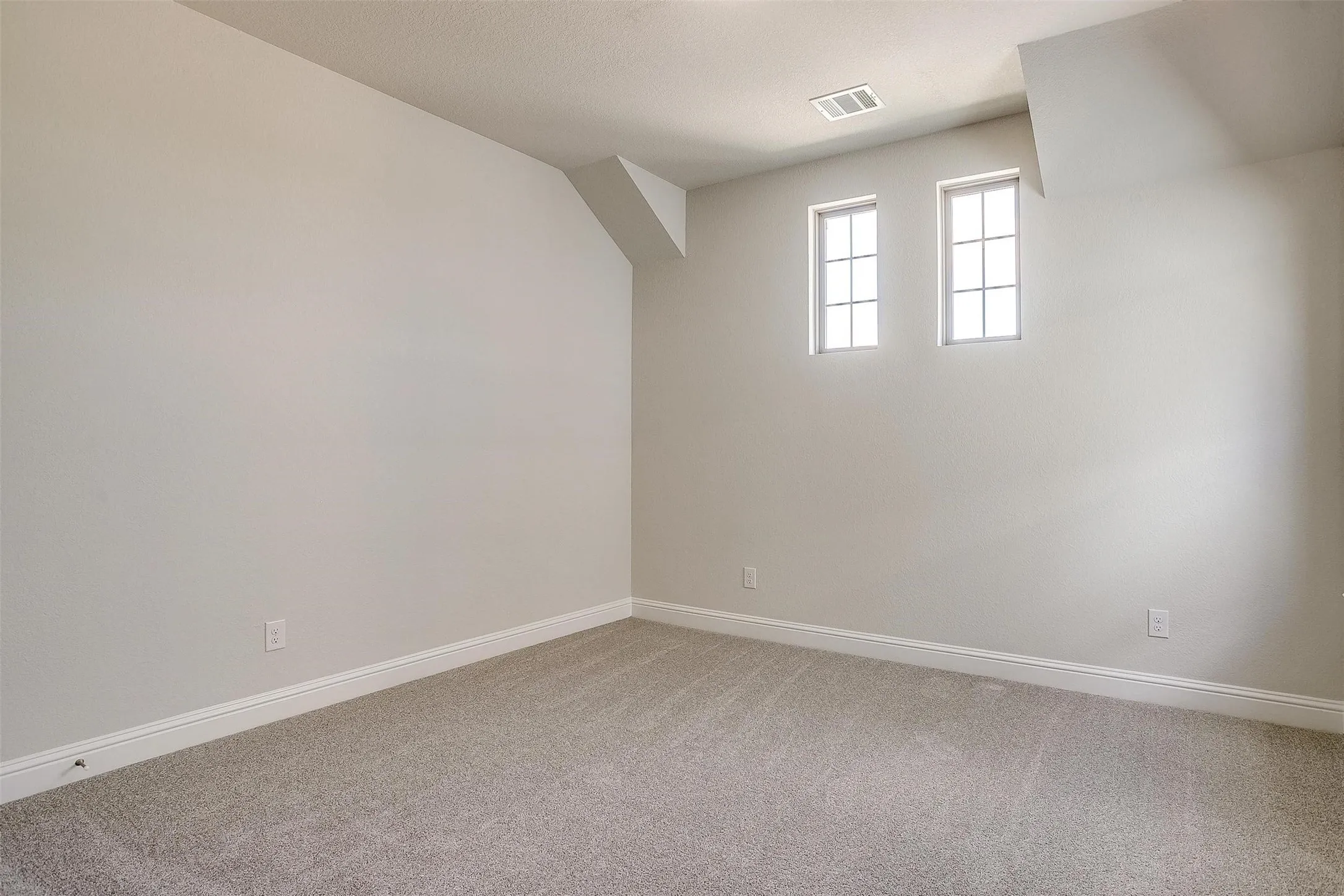 Townhouse For Sale in Tarrant County , 6912 Houndstooth Place, Arlington, Texas 76001, 3 Bedroom, 3 Bathroom, 2 Garage spaces, 1,756 Sqft, built in 2025, mls#21362944, Real Estate Agent in Arlington, Homes For Sale in Tarrant county, Homes For Sale in Arlington, Realtor in Arlington Texas, Real Estate Brokerage Independent Realty Texas, Luminita Cordes Realtor