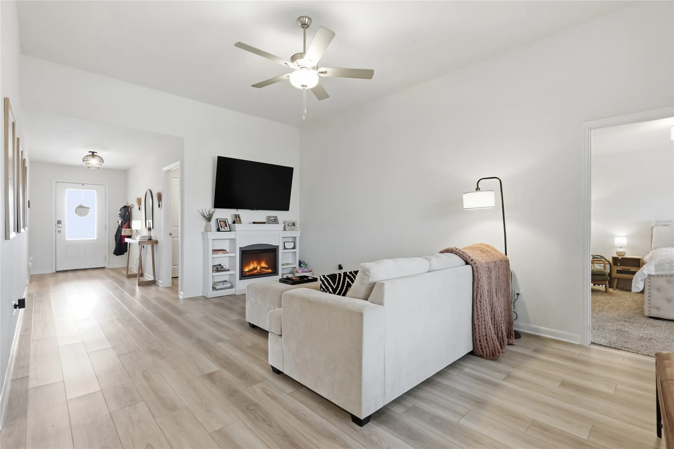 Single Family Residence For Sale in Tarrant County , 916 American Flyer Boulevard, Fort Worth, Texas 76108, 3 Bedroom, 2 Bathroom, 2 Garage spaces, 1,316 Sqft, built in 2022, Price $310,000, mls#21362621, Real Estate Agent in Fort Worth, Homes For Sale in Tarrant county, Homes For Sale in Fort Worth, Realtor in Fort Worth Texas, Real Estate Brokerage Independent Realty Texas, Luminita Cordes Realtor