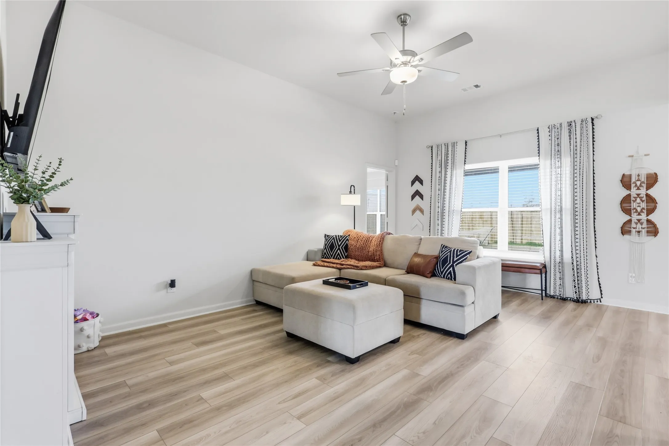 Single Family Residence For Sale in Tarrant County , 916 American Flyer Boulevard, Fort Worth, Texas 76108, 3 Bedroom, 2 Bathroom, 2 Garage spaces, 1,316 Sqft, built in 2022, Price $310,000, mls#21362621, Real Estate Agent in Fort Worth, Homes For Sale in Tarrant county, Homes For Sale in Fort Worth, Realtor in Fort Worth Texas, Real Estate Brokerage Independent Realty Texas, Luminita Cordes Realtor