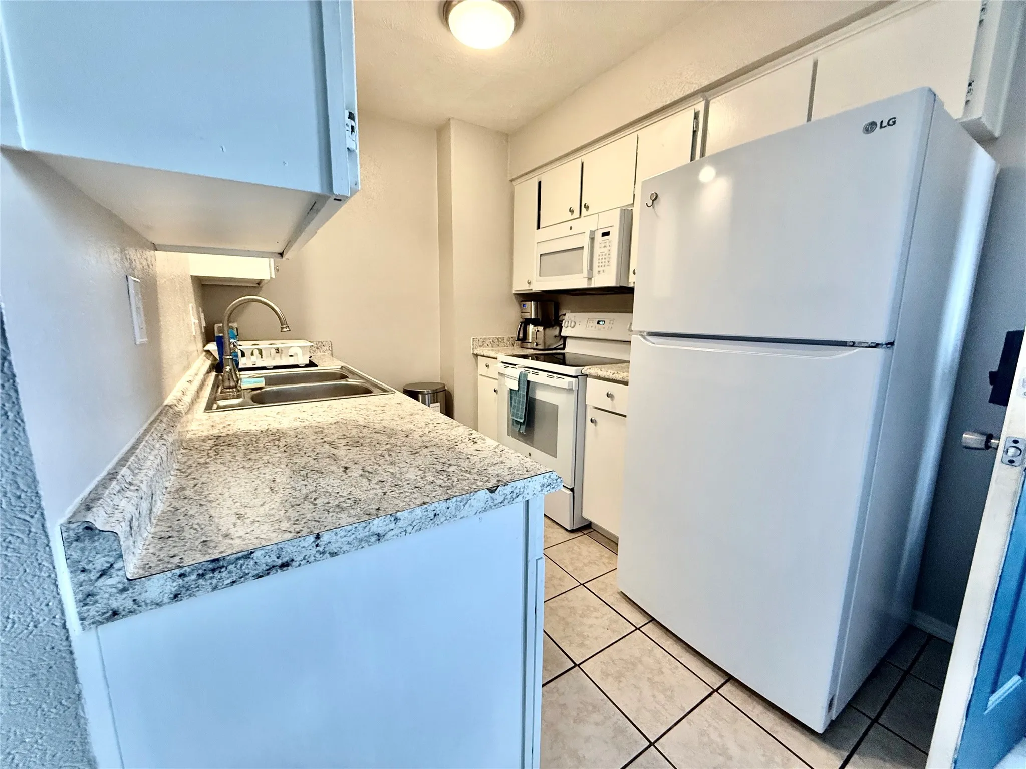 Townhouse For Rent in Grayson County , 1905 W Morton Street 19, Denison, Texas 75020, 2 Bedroom, 2 Bathroom, Garage spaces, 1,008 Sqft, built in 1962, Price $1,250, mls#21362956, Real Estate Agent in Denison, Homes For Rent in Grayson county, Homes For Rent in Denison, Realtor in Denison Texas, Real Estate Brokerage Independent Realty Texas, Luminita Cordes Realtor