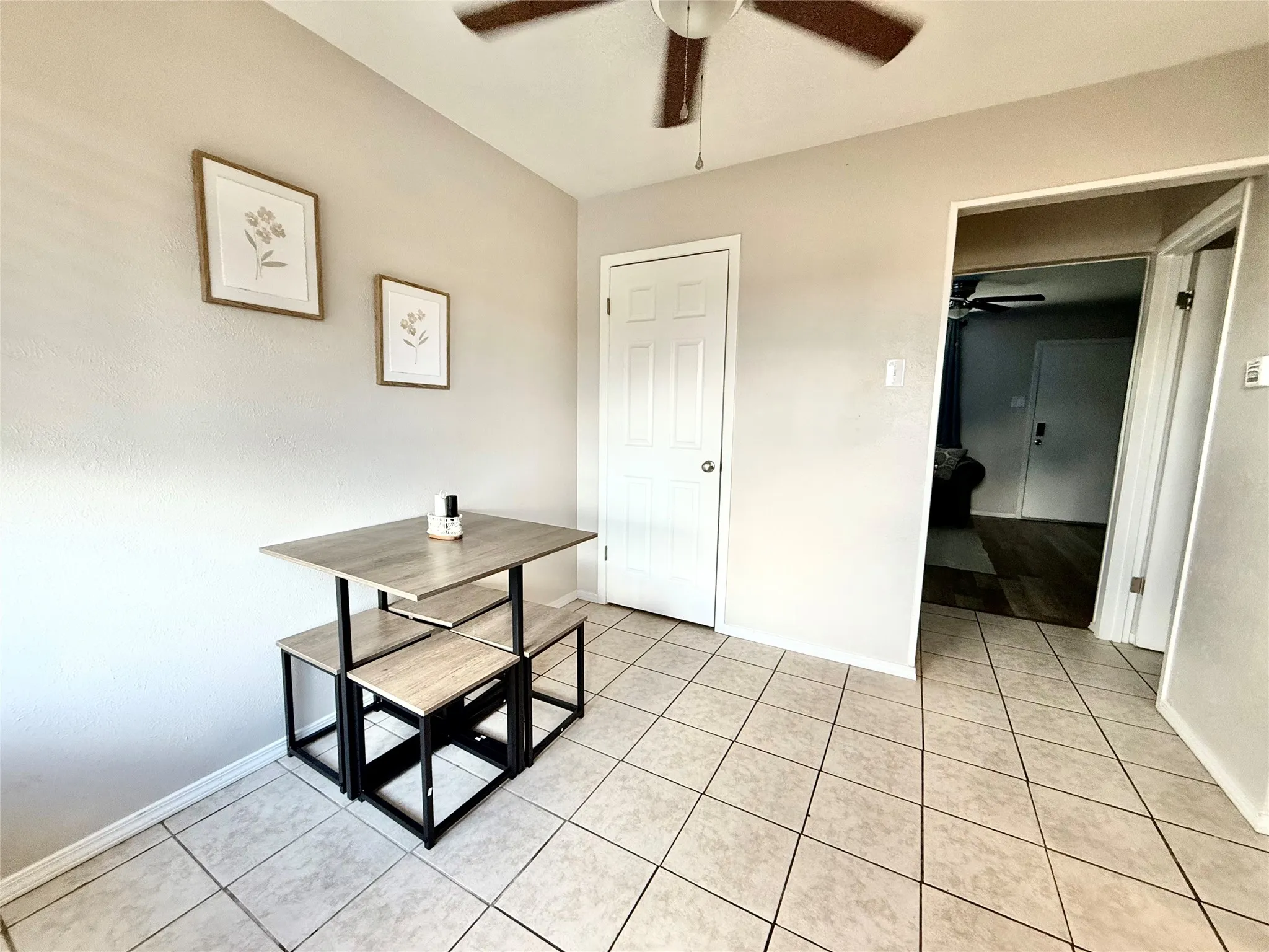 Townhouse For Rent in Grayson County , 1905 W Morton Street 19, Denison, Texas 75020, 2 Bedroom, 2 Bathroom, Garage spaces, 1,008 Sqft, built in 1962, Price $1,250, mls#21362956, Real Estate Agent in Denison, Homes For Rent in Grayson county, Homes For Rent in Denison, Realtor in Denison Texas, Real Estate Brokerage Independent Realty Texas, Luminita Cordes Realtor