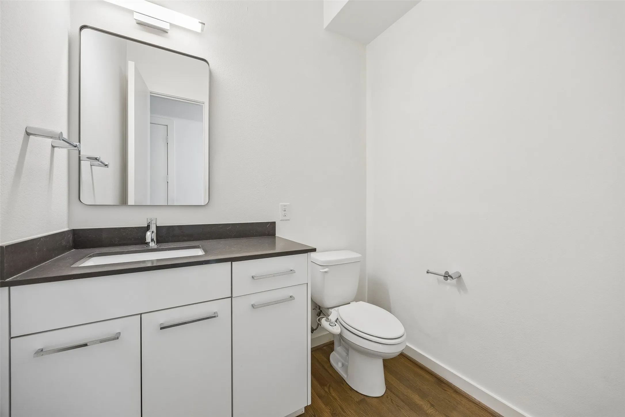 Townhouse For Sale in Dallas County , 4025 Lemmon Tree Place, Dallas, Texas 75219, 3 Bedroom, 4 Bathroom, 2 Garage spaces, 2,093 Sqft, built in 2014, mls#21361893, Real Estate Agent in Dallas, Homes For Sale in Dallas county, Homes For Sale in Dallas, Realtor in Dallas Texas, Real Estate Brokerage Independent Realty Texas, Luminita Cordes Realtor