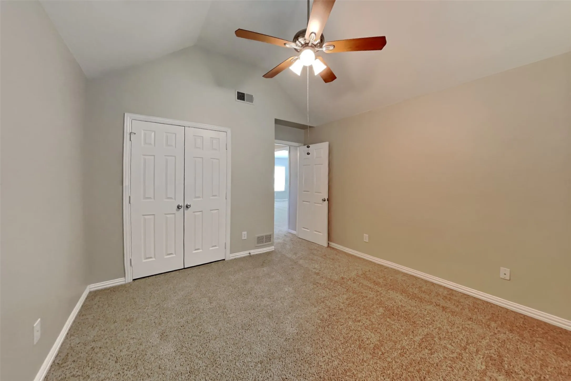 Single Family Residence For Rent in Rockwall County , 1285 Shores Boulevard, Rockwall, Texas 75087, 4 Bedroom, 3 Bathroom, 2 Garage spaces, 2,888 Sqft, built in 1997, mls#21362725, Real Estate Agent in Rockwall, Homes For Rent in Rockwall county, Homes For Rent in Rockwall, Realtor in Rockwall Texas, Real Estate Brokerage Independent Realty Texas, Luminita Cordes Realtor