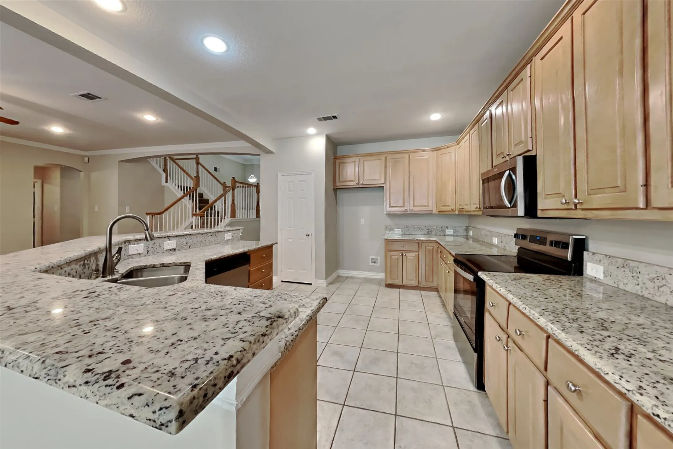 Single Family Residence For Rent in Rockwall County , 1285 Shores Boulevard, Rockwall, Texas 75087, 4 Bedroom, 3 Bathroom, 2 Garage spaces, 2,888 Sqft, built in 1997, mls#21362725, Real Estate Agent in Rockwall, Homes For Rent in Rockwall county, Homes For Rent in Rockwall, Realtor in Rockwall Texas, Real Estate Brokerage Independent Realty Texas, Luminita Cordes Realtor