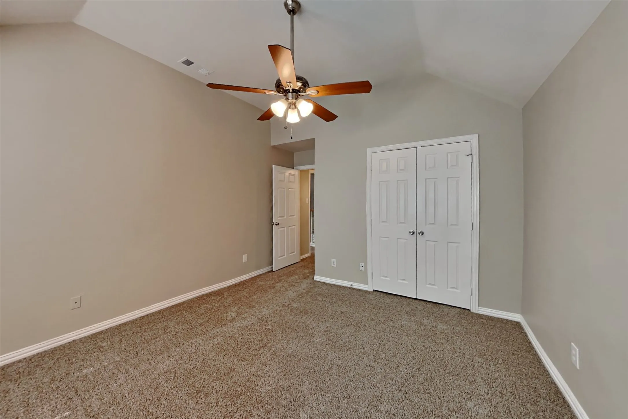 Single Family Residence For Rent in Rockwall County , 1285 Shores Boulevard, Rockwall, Texas 75087, 4 Bedroom, 3 Bathroom, 2 Garage spaces, 2,888 Sqft, built in 1997, mls#21362725, Real Estate Agent in Rockwall, Homes For Rent in Rockwall county, Homes For Rent in Rockwall, Realtor in Rockwall Texas, Real Estate Brokerage Independent Realty Texas, Luminita Cordes Realtor