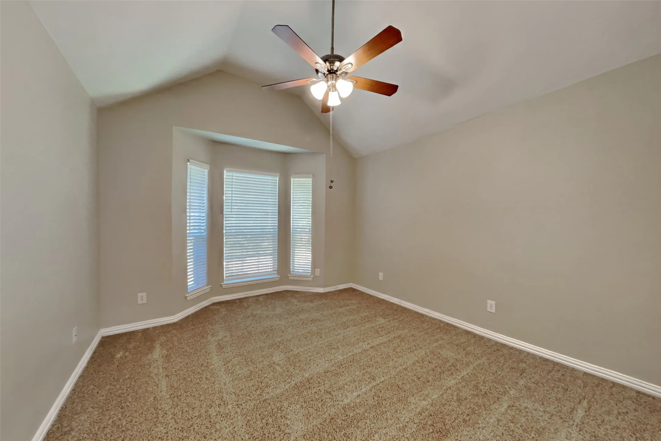 Single Family Residence For Rent in Rockwall County , 1285 Shores Boulevard, Rockwall, Texas 75087, 4 Bedroom, 3 Bathroom, 2 Garage spaces, 2,888 Sqft, built in 1997, mls#21362725, Real Estate Agent in Rockwall, Homes For Rent in Rockwall county, Homes For Rent in Rockwall, Realtor in Rockwall Texas, Real Estate Brokerage Independent Realty Texas, Luminita Cordes Realtor
