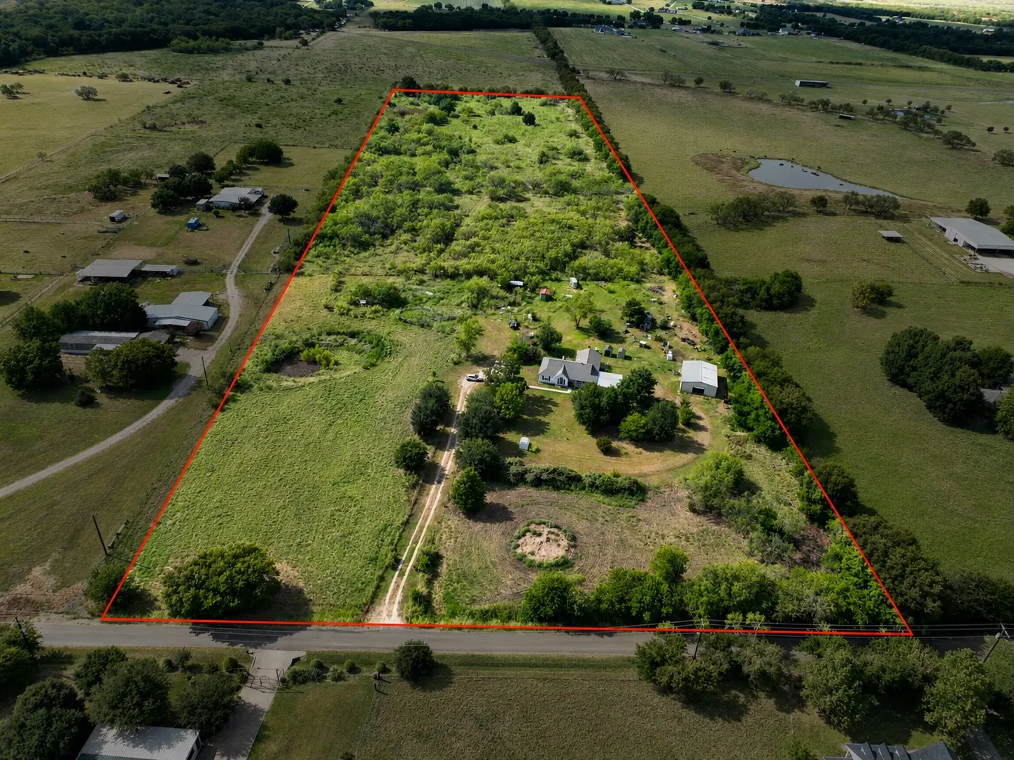 Warehouse For Sale in Ellis County , 820 Brigman Road, Maypearl, Texas 76064, 3 Bedroom, 2 Bathroom, Garage spaces, 1,798 Sqft, built in 2000, mls#21350716, Real Estate Agent in Maypearl, Homes For Sale in Ellis county, Homes For Sale in Maypearl, Realtor in Maypearl Texas, Real Estate Brokerage Independent Realty Texas, Luminita Cordes Realtor