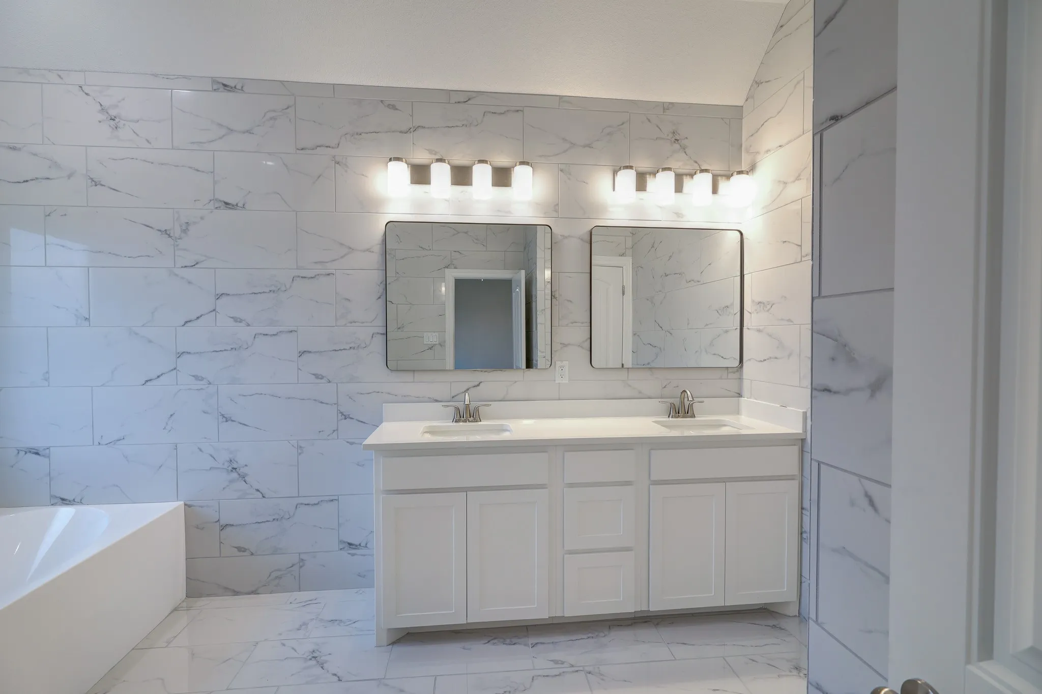 Single Family Residence For Sale in Tarrant County , 10171 blue jay Lane, Benbrook, Texas 76126, 4 Bedroom, 3 Bathroom, 2 Garage spaces, 2,367 Sqft, built in 2025, mls#21362978, Real Estate Agent in Benbrook, Homes For Sale in Tarrant county, Homes For Sale in Benbrook, Realtor in Benbrook Texas, Real Estate Brokerage Independent Realty Texas, Luminita Cordes Realtor