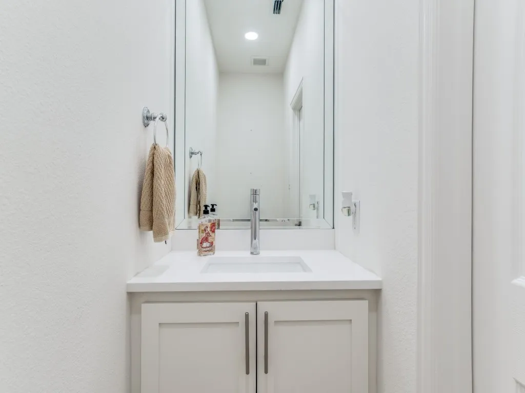 Single Family Residence For Rent in Dallas County , 7110 Waterbury Drive, Rowlett, Texas 75089, 4 Bedroom, 4 Bathroom, 2 Garage spaces, 3,814 Sqft, built in 2008, mls#21362931, Real Estate Agent in Rowlett, Homes For Rent in Dallas county, Homes For Rent in Rowlett, Realtor in Rowlett Texas, Real Estate Brokerage Independent Realty Texas, Luminita Cordes Realtor