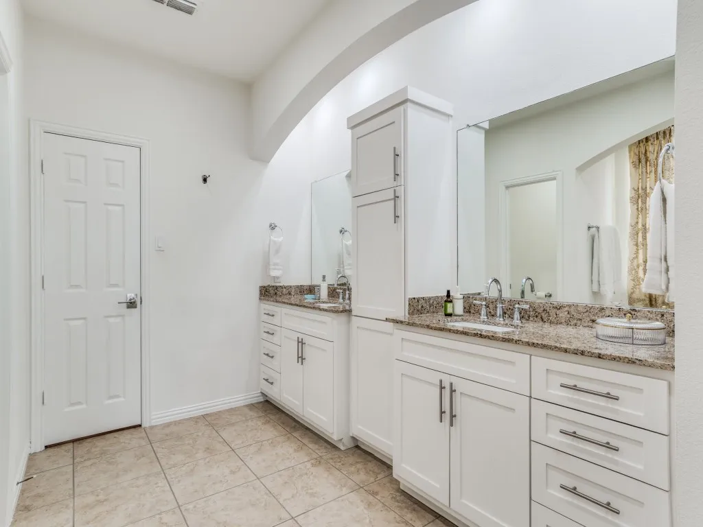 Single Family Residence For Rent in Dallas County , 7110 Waterbury Drive, Rowlett, Texas 75089, 4 Bedroom, 4 Bathroom, 2 Garage spaces, 3,814 Sqft, built in 2008, mls#21362931, Real Estate Agent in Rowlett, Homes For Rent in Dallas county, Homes For Rent in Rowlett, Realtor in Rowlett Texas, Real Estate Brokerage Independent Realty Texas, Luminita Cordes Realtor