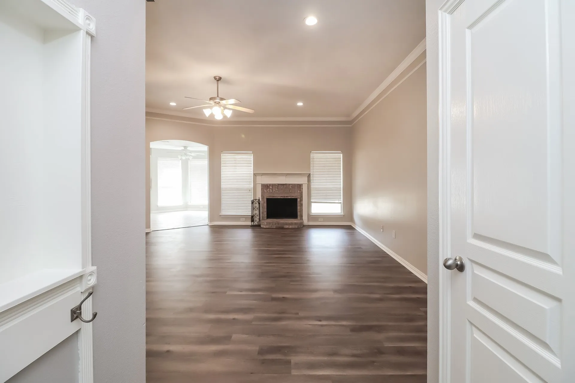 Single Family Residence For Rent in Johnson County , 911 Joshua Drive, Burleson, Texas 76028, 4 Bedroom, 2 Bathroom, 2 Garage spaces, 1,966 Sqft, built in 2003, mls#21362749, Real Estate Agent in Burleson, Homes For Rent in Johnson county, Homes For Rent in Burleson, Realtor in Burleson Texas, Real Estate Brokerage Independent Realty Texas, Luminita Cordes Realtor