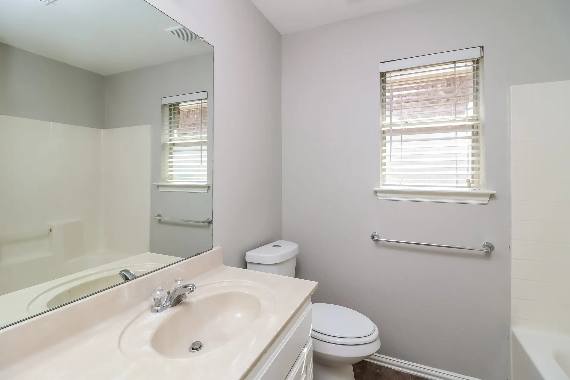 Single Family Residence For Rent in Johnson County , 911 Joshua Drive, Burleson, Texas 76028, 4 Bedroom, 2 Bathroom, 2 Garage spaces, 1,966 Sqft, built in 2003, mls#21362749, Real Estate Agent in Burleson, Homes For Rent in Johnson county, Homes For Rent in Burleson, Realtor in Burleson Texas, Real Estate Brokerage Independent Realty Texas, Luminita Cordes Realtor