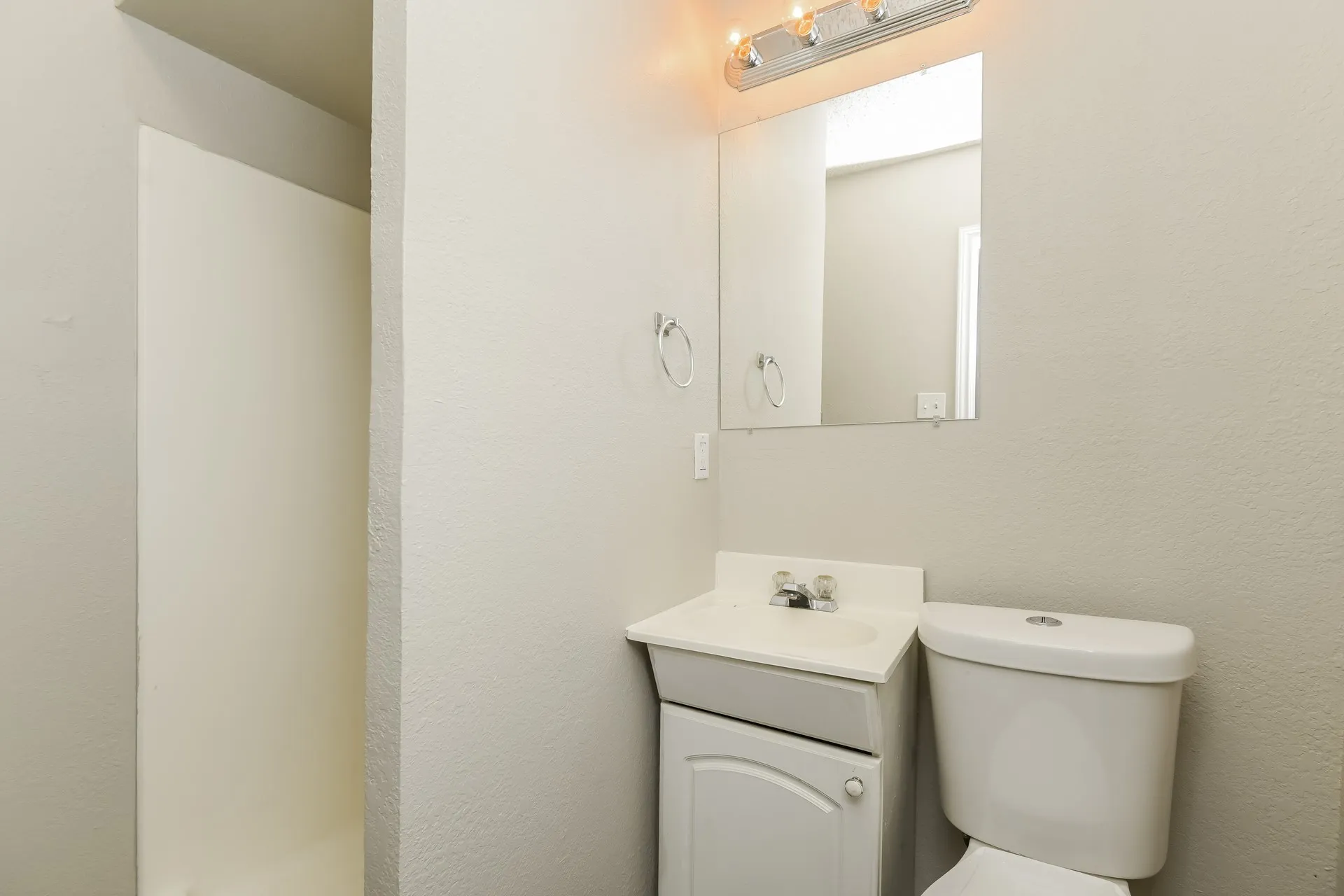 Single Family Residence For Rent in Tarrant County , 841 Hackamore Street, White Settlement, Texas 76108, 3 Bedroom, 2 Bathroom, Garage spaces, 1,442 Sqft, built in 1958, mls#21362715, Real Estate Agent in White Settlement, Homes For Rent in Tarrant county, Homes For Rent in White Settlement, Realtor in White Settlement Texas, Real Estate Brokerage Independent Realty Texas, Luminita Cordes Realtor