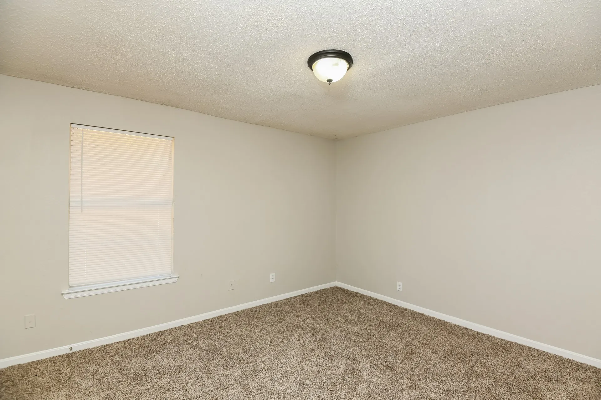 Single Family Residence For Rent in Tarrant County , 841 Hackamore Street, White Settlement, Texas 76108, 3 Bedroom, 2 Bathroom, Garage spaces, 1,442 Sqft, built in 1958, mls#21362715, Real Estate Agent in White Settlement, Homes For Rent in Tarrant county, Homes For Rent in White Settlement, Realtor in White Settlement Texas, Real Estate Brokerage Independent Realty Texas, Luminita Cordes Realtor