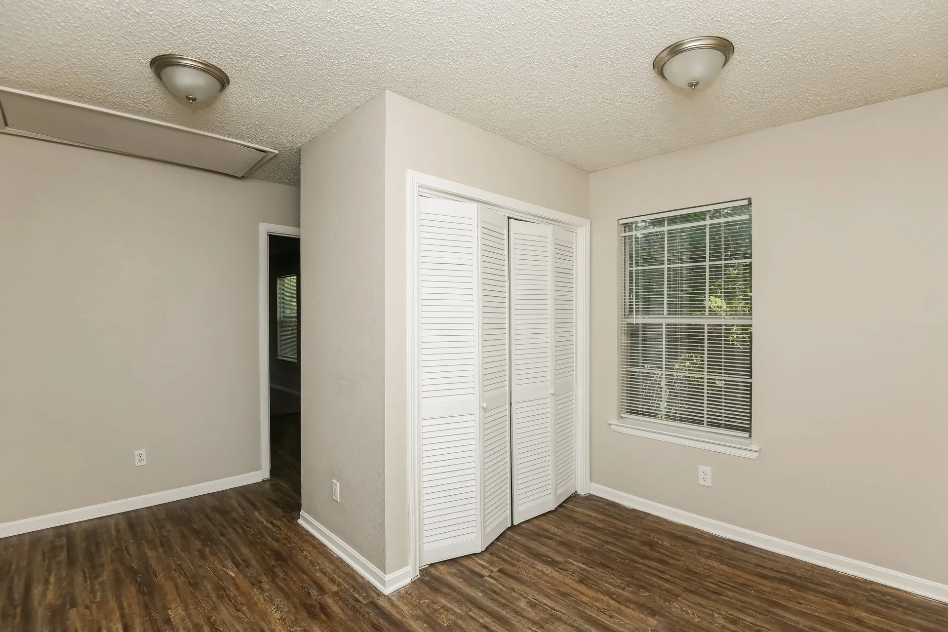 Single Family Residence For Rent in Tarrant County , 841 Hackamore Street, White Settlement, Texas 76108, 3 Bedroom, 2 Bathroom, Garage spaces, 1,442 Sqft, built in 1958, mls#21362715, Real Estate Agent in White Settlement, Homes For Rent in Tarrant county, Homes For Rent in White Settlement, Realtor in White Settlement Texas, Real Estate Brokerage Independent Realty Texas, Luminita Cordes Realtor