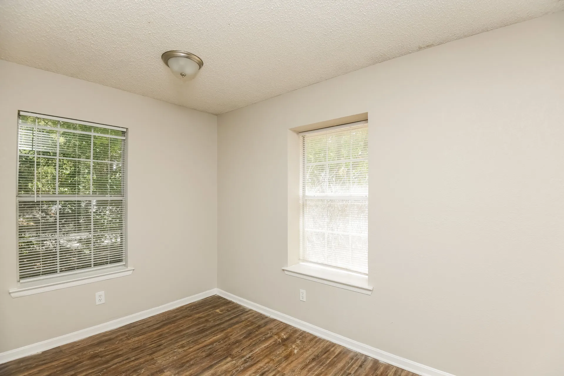 Single Family Residence For Rent in Tarrant County , 841 Hackamore Street, White Settlement, Texas 76108, 3 Bedroom, 2 Bathroom, Garage spaces, 1,442 Sqft, built in 1958, mls#21362715, Real Estate Agent in White Settlement, Homes For Rent in Tarrant county, Homes For Rent in White Settlement, Realtor in White Settlement Texas, Real Estate Brokerage Independent Realty Texas, Luminita Cordes Realtor