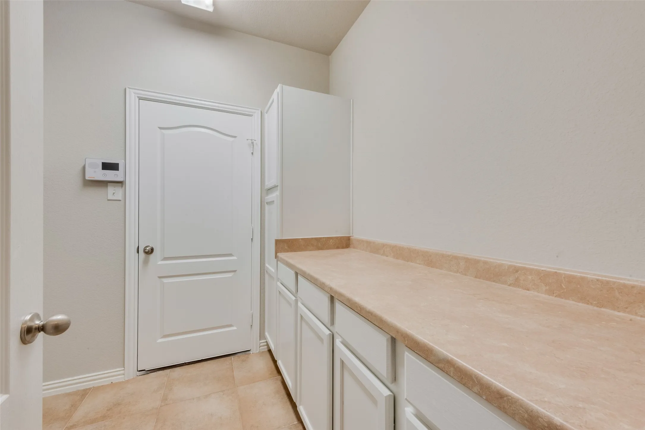 Single Family Residence For Sale in Johnson County , 917 Tara Drive, Burleson, Texas 76028, 4 Bedroom, 3 Bathroom, 2 Garage spaces, 2,876 Sqft, built in 2009, mls#21362757, Real Estate Agent in Burleson, Homes For Sale in Johnson county, Homes For Sale in Burleson, Realtor in Burleson Texas, Real Estate Brokerage Independent Realty Texas, Luminita Cordes Realtor