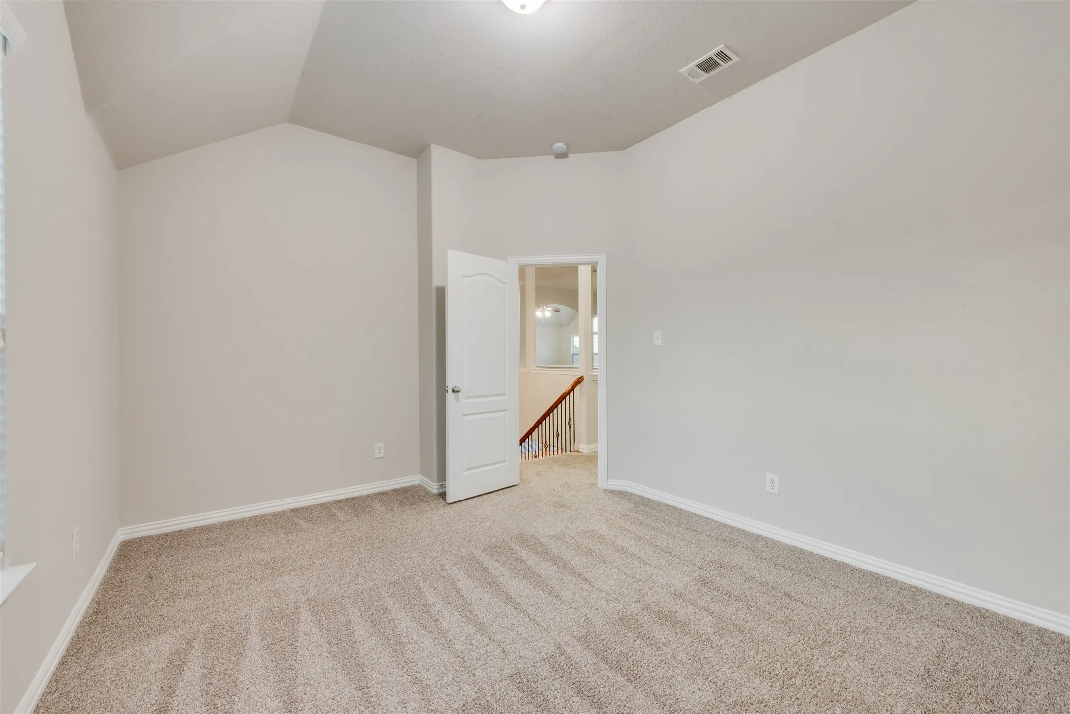 Single Family Residence For Sale in Johnson County , 917 Tara Drive, Burleson, Texas 76028, 4 Bedroom, 3 Bathroom, 2 Garage spaces, 2,876 Sqft, built in 2009, mls#21362757, Real Estate Agent in Burleson, Homes For Sale in Johnson county, Homes For Sale in Burleson, Realtor in Burleson Texas, Real Estate Brokerage Independent Realty Texas, Luminita Cordes Realtor