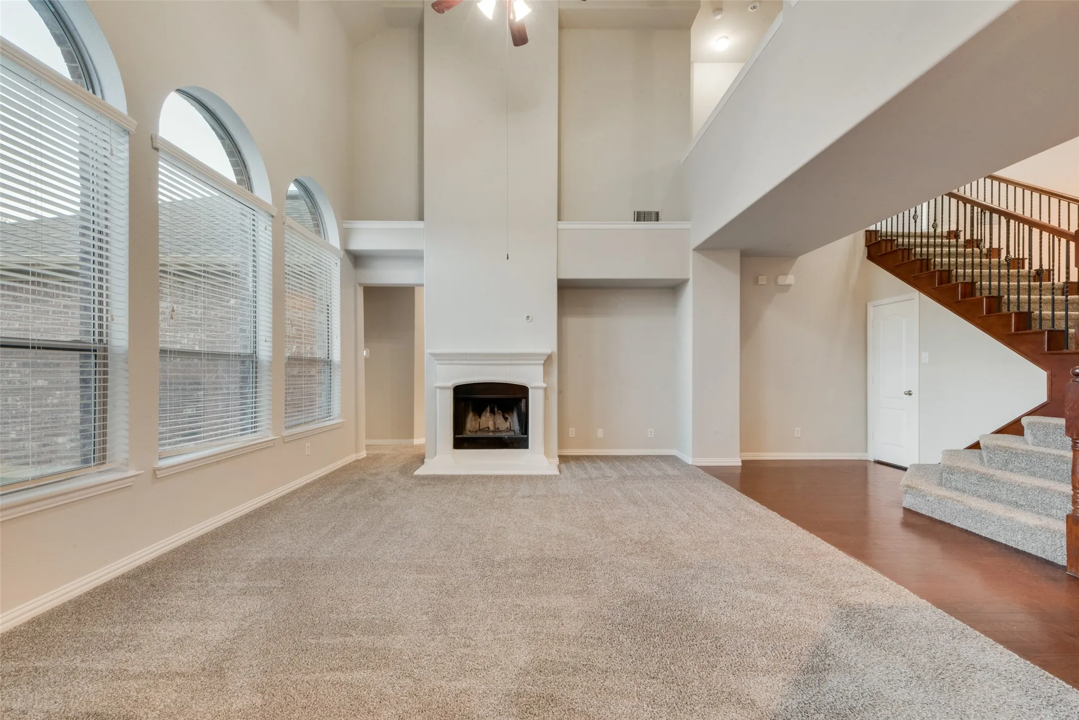 Single Family Residence For Sale in Johnson County , 917 Tara Drive, Burleson, Texas 76028, 4 Bedroom, 3 Bathroom, 2 Garage spaces, 2,876 Sqft, built in 2009, mls#21362757, Real Estate Agent in Burleson, Homes For Sale in Johnson county, Homes For Sale in Burleson, Realtor in Burleson Texas, Real Estate Brokerage Independent Realty Texas, Luminita Cordes Realtor