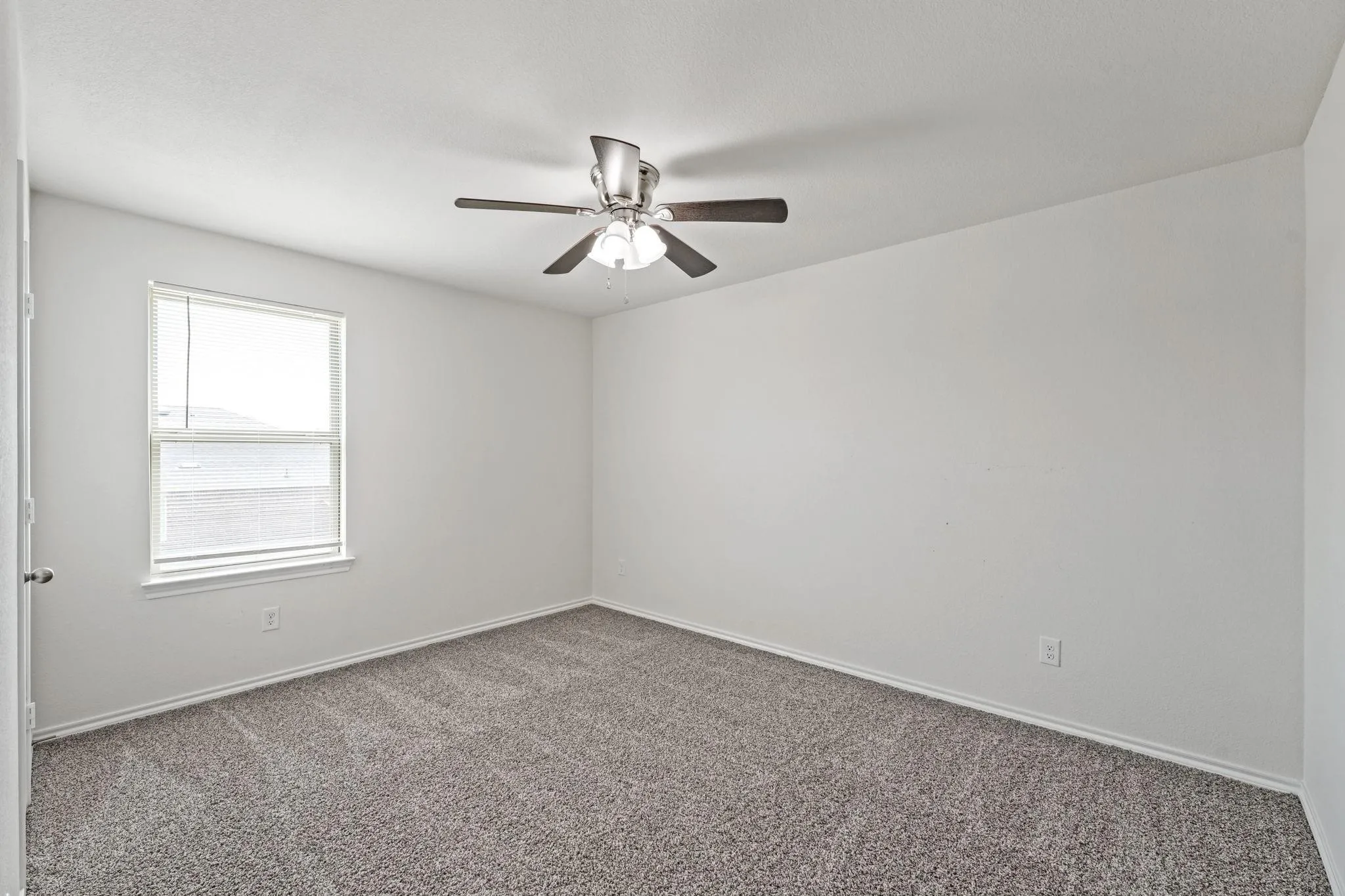 Single Family Residence For Rent in Denton County , 728 Fueller Drive, Aubrey, Texas 76227, 4 Bedroom, 3 Bathroom, 2 Garage spaces, 2,518 Sqft, built in 2021, mls#21362961, Real Estate Agent in Aubrey, Homes For Rent in Denton county, Homes For Rent in Aubrey, Realtor in Aubrey Texas, Real Estate Brokerage Independent Realty Texas, Luminita Cordes Realtor