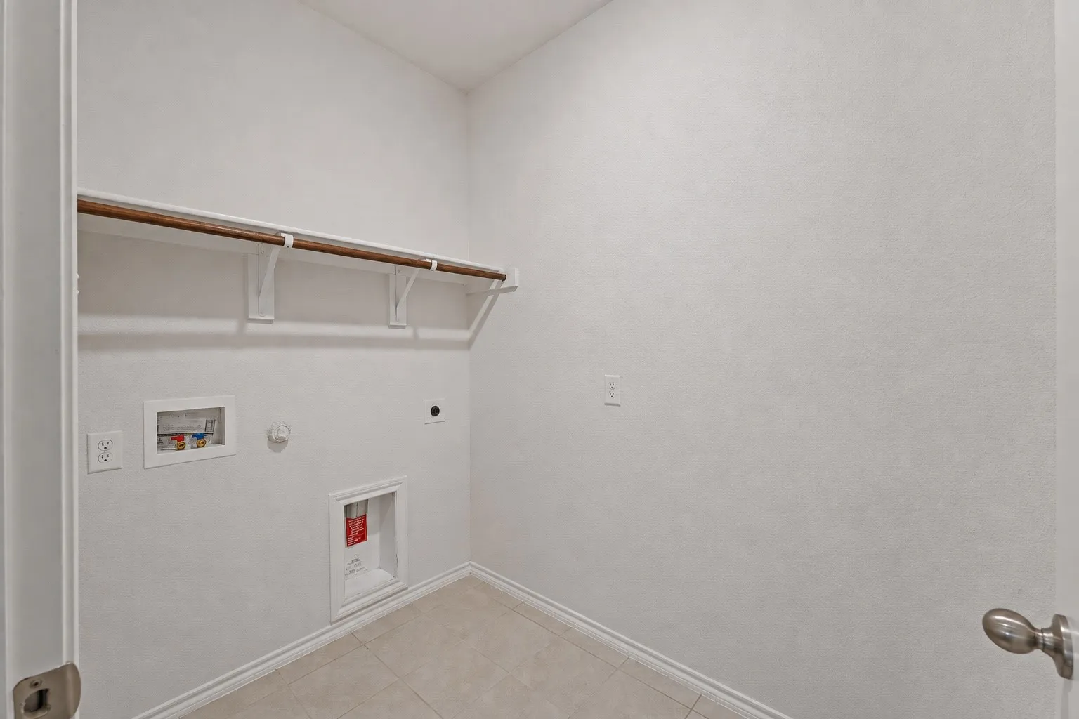 Single Family Residence For Rent in Denton County , 728 Fueller Drive, Aubrey, Texas 76227, 4 Bedroom, 3 Bathroom, 2 Garage spaces, 2,518 Sqft, built in 2021, mls#21362961, Real Estate Agent in Aubrey, Homes For Rent in Denton county, Homes For Rent in Aubrey, Realtor in Aubrey Texas, Real Estate Brokerage Independent Realty Texas, Luminita Cordes Realtor