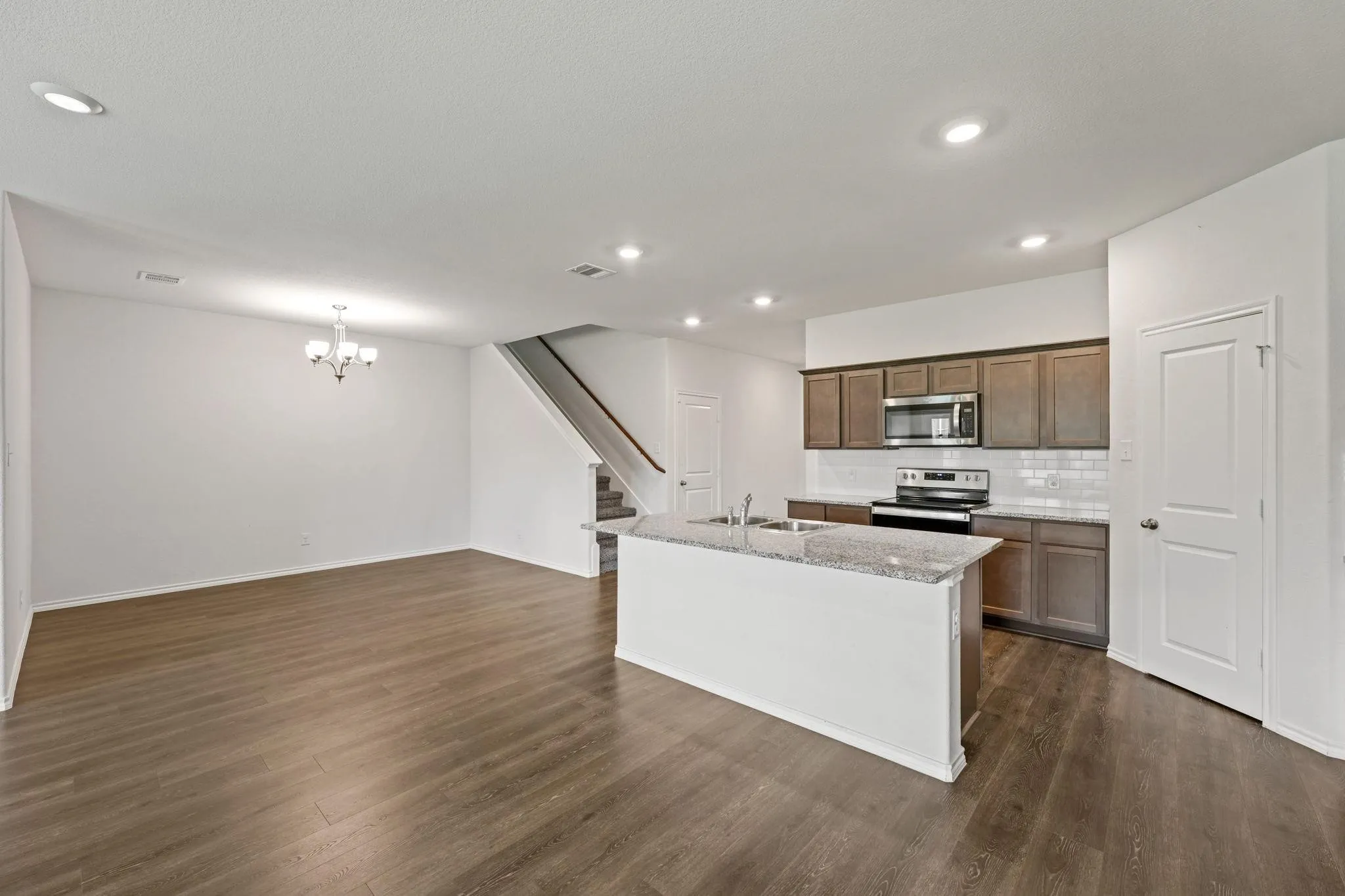 Single Family Residence For Rent in Denton County , 728 Fueller Drive, Aubrey, Texas 76227, 4 Bedroom, 3 Bathroom, 2 Garage spaces, 2,518 Sqft, built in 2021, mls#21362961, Real Estate Agent in Aubrey, Homes For Rent in Denton county, Homes For Rent in Aubrey, Realtor in Aubrey Texas, Real Estate Brokerage Independent Realty Texas, Luminita Cordes Realtor