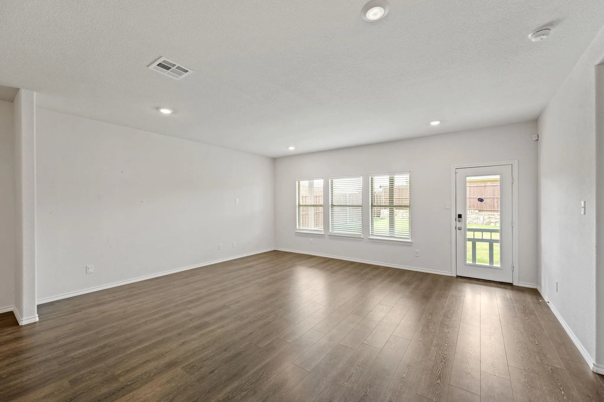 Single Family Residence For Rent in Denton County , 728 Fueller Drive, Aubrey, Texas 76227, 4 Bedroom, 3 Bathroom, 2 Garage spaces, 2,518 Sqft, built in 2021, mls#21362961, Real Estate Agent in Aubrey, Homes For Rent in Denton county, Homes For Rent in Aubrey, Realtor in Aubrey Texas, Real Estate Brokerage Independent Realty Texas, Luminita Cordes Realtor