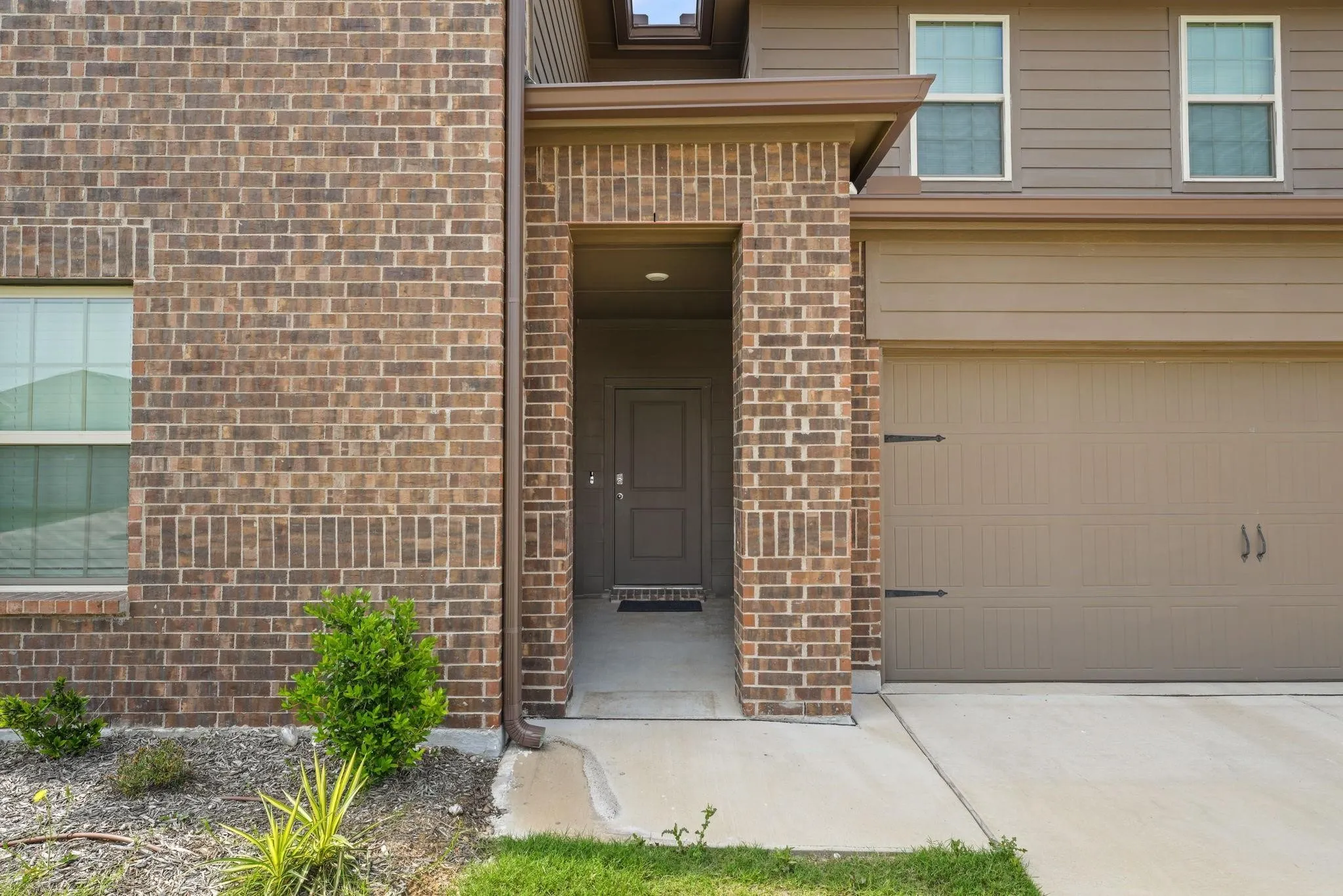 Single Family Residence For Rent in Denton County , 728 Fueller Drive, Aubrey, Texas 76227, 4 Bedroom, 3 Bathroom, 2 Garage spaces, 2,518 Sqft, built in 2021, mls#21362961, Real Estate Agent in Aubrey, Homes For Rent in Denton county, Homes For Rent in Aubrey, Realtor in Aubrey Texas, Real Estate Brokerage Independent Realty Texas, Luminita Cordes Realtor