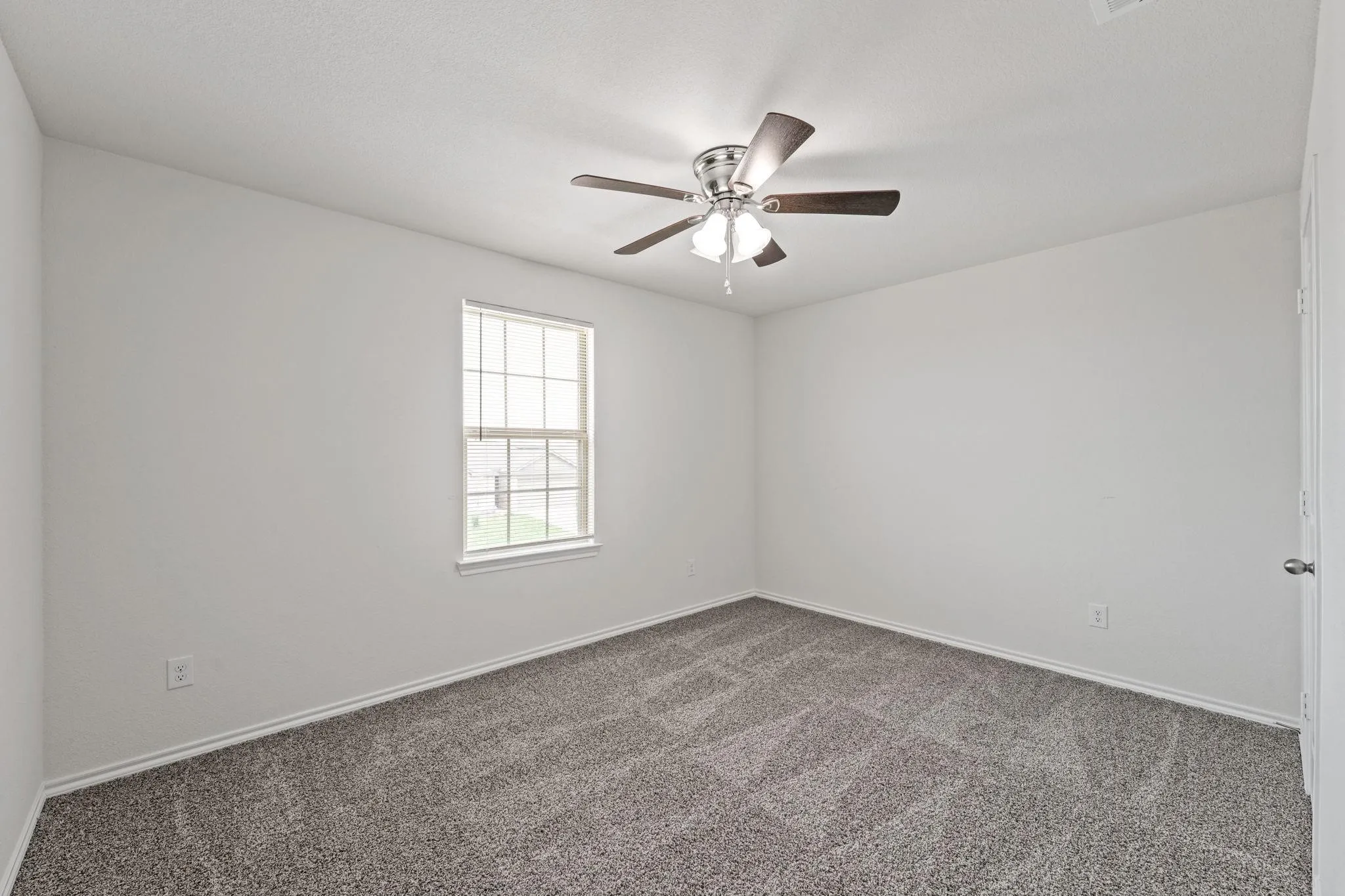 Single Family Residence For Rent in Denton County , 728 Fueller Drive, Aubrey, Texas 76227, 4 Bedroom, 3 Bathroom, 2 Garage spaces, 2,518 Sqft, built in 2021, mls#21362961, Real Estate Agent in Aubrey, Homes For Rent in Denton county, Homes For Rent in Aubrey, Realtor in Aubrey Texas, Real Estate Brokerage Independent Realty Texas, Luminita Cordes Realtor