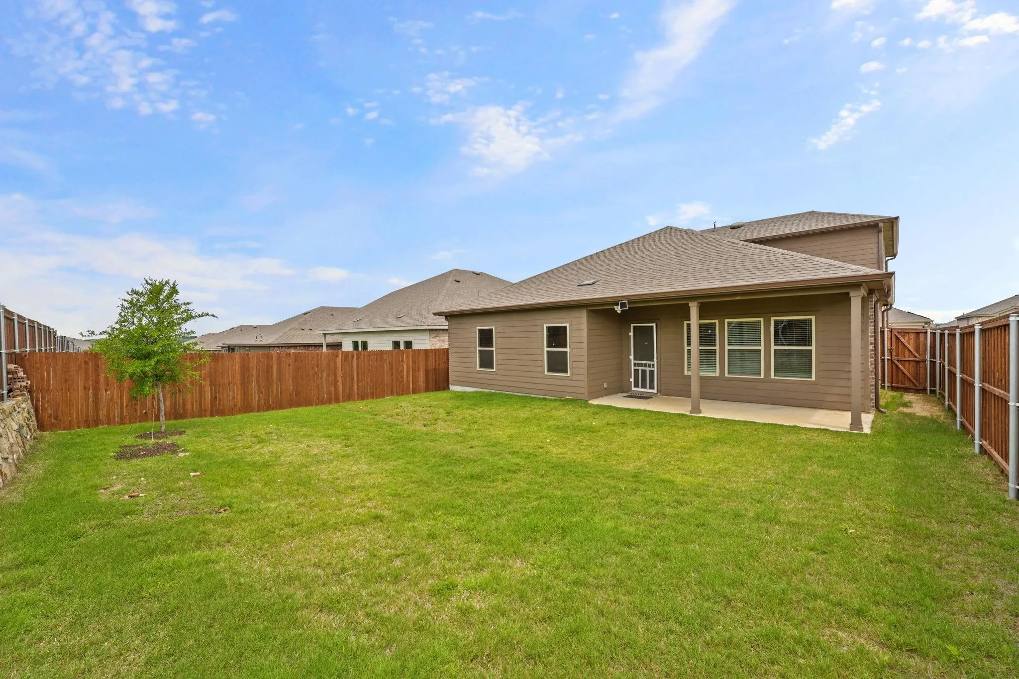 Single Family Residence For Rent in Denton County , 728 Fueller Drive, Aubrey, Texas 76227, 4 Bedroom, 3 Bathroom, 2 Garage spaces, 2,518 Sqft, built in 2021, mls#21362961, Real Estate Agent in Aubrey, Homes For Rent in Denton county, Homes For Rent in Aubrey, Realtor in Aubrey Texas, Real Estate Brokerage Independent Realty Texas, Luminita Cordes Realtor