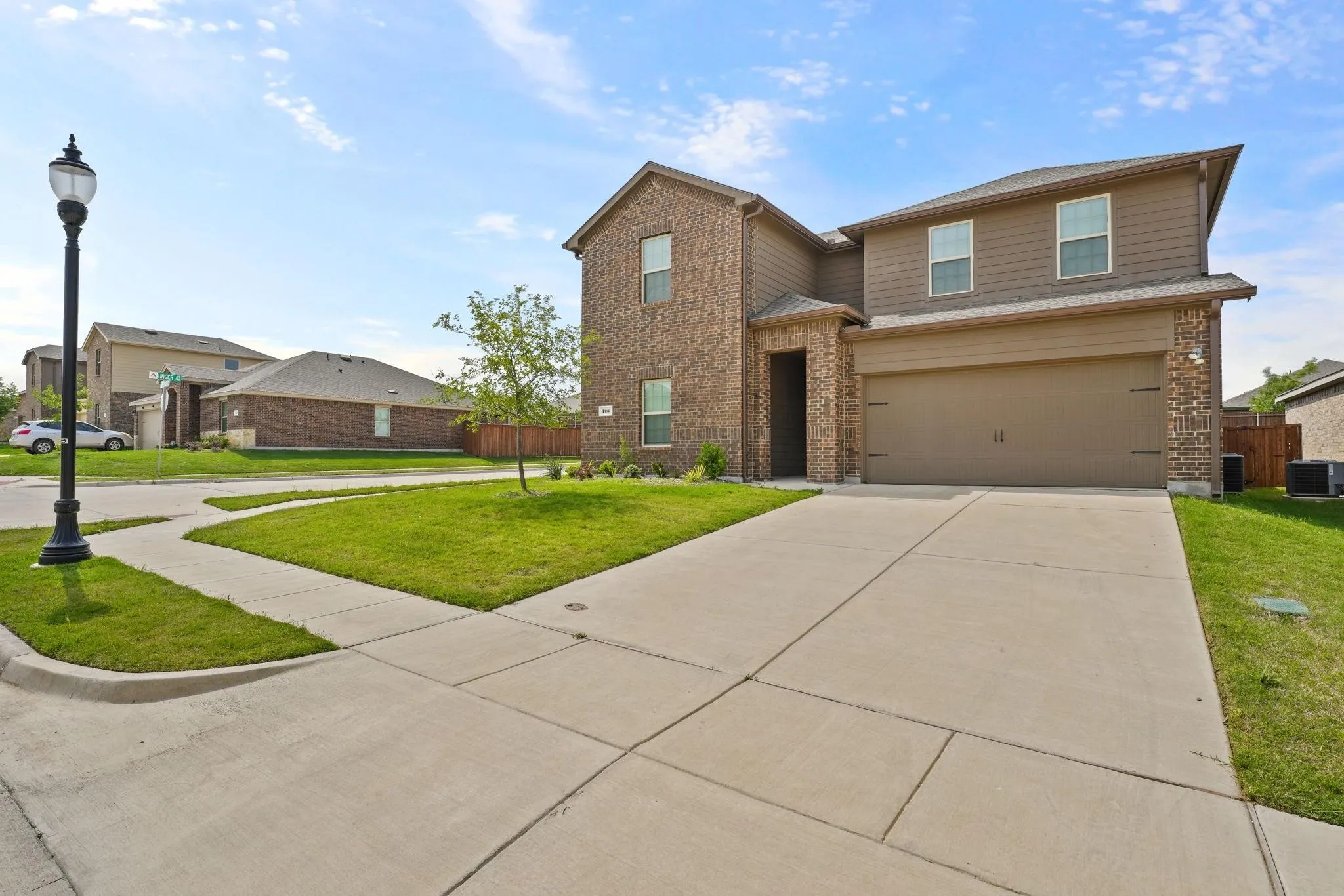 Single Family Residence For Rent in Denton County , 728 Fueller Drive, Aubrey, Texas 76227, 4 Bedroom, 3 Bathroom, 2 Garage spaces, 2,518 Sqft, built in 2021, mls#21362961, Real Estate Agent in Aubrey, Homes For Rent in Denton county, Homes For Rent in Aubrey, Realtor in Aubrey Texas, Real Estate Brokerage Independent Realty Texas, Luminita Cordes Realtor