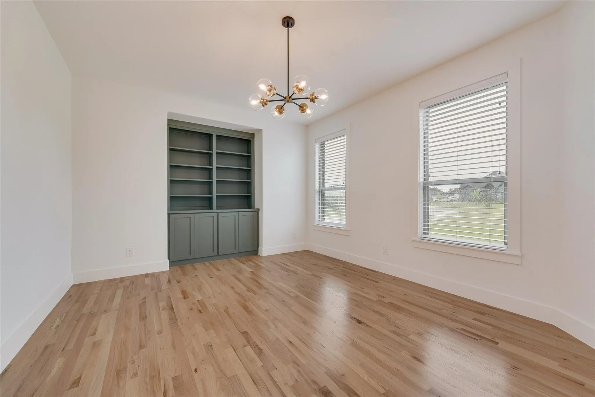 Single Family Residence For Rent in Hunt County , 1001 Devoss Court, Caddo Mills, Texas 75135, 4 Bedroom, 5 Bathroom, 2 Garage spaces, 3,101 Sqft, built in 2022, mls#21337739, Real Estate Agent in Caddo Mills, Homes For Rent in Hunt county, Homes For Rent in Caddo Mills, Realtor in Caddo Mills Texas, Real Estate Brokerage Independent Realty Texas, Luminita Cordes Realtor