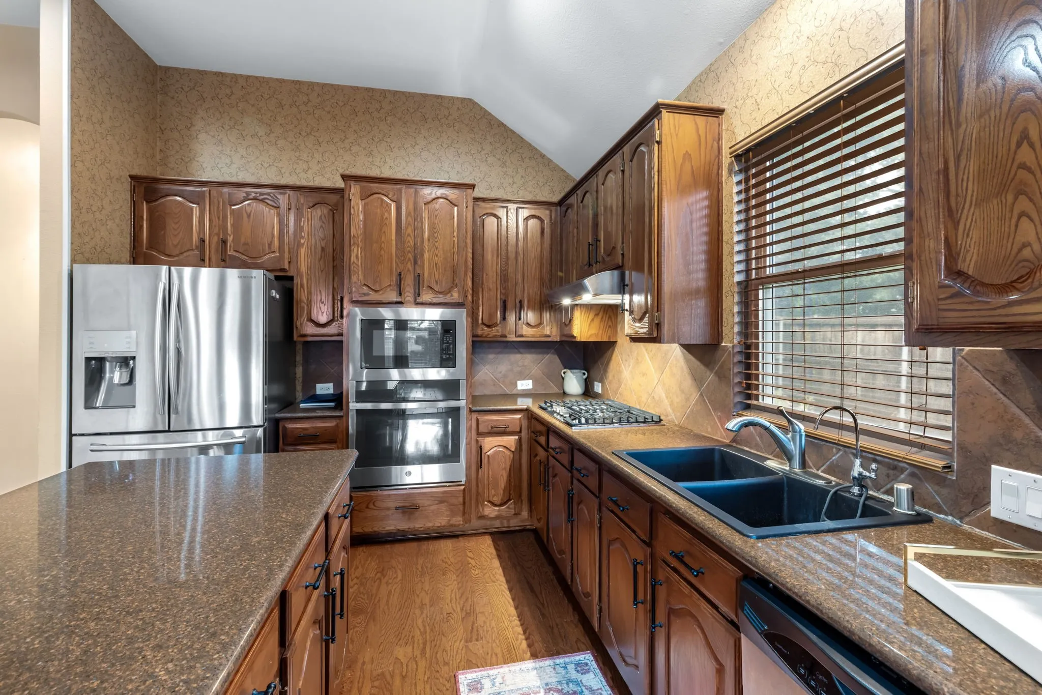 Single Family Residence For Rent in Collin County , 2600 Oakland Hills Drive, Plano, Texas 75025, 4 Bedroom, 2 Bathroom, 3 Garage spaces, 2,268 Sqft, built in 2000, mls#21362934, Real Estate Agent in Plano, Homes For Rent in Collin county, Homes For Rent in Plano, Realtor in Plano Texas, Real Estate Brokerage Independent Realty Texas, Luminita Cordes Realtor