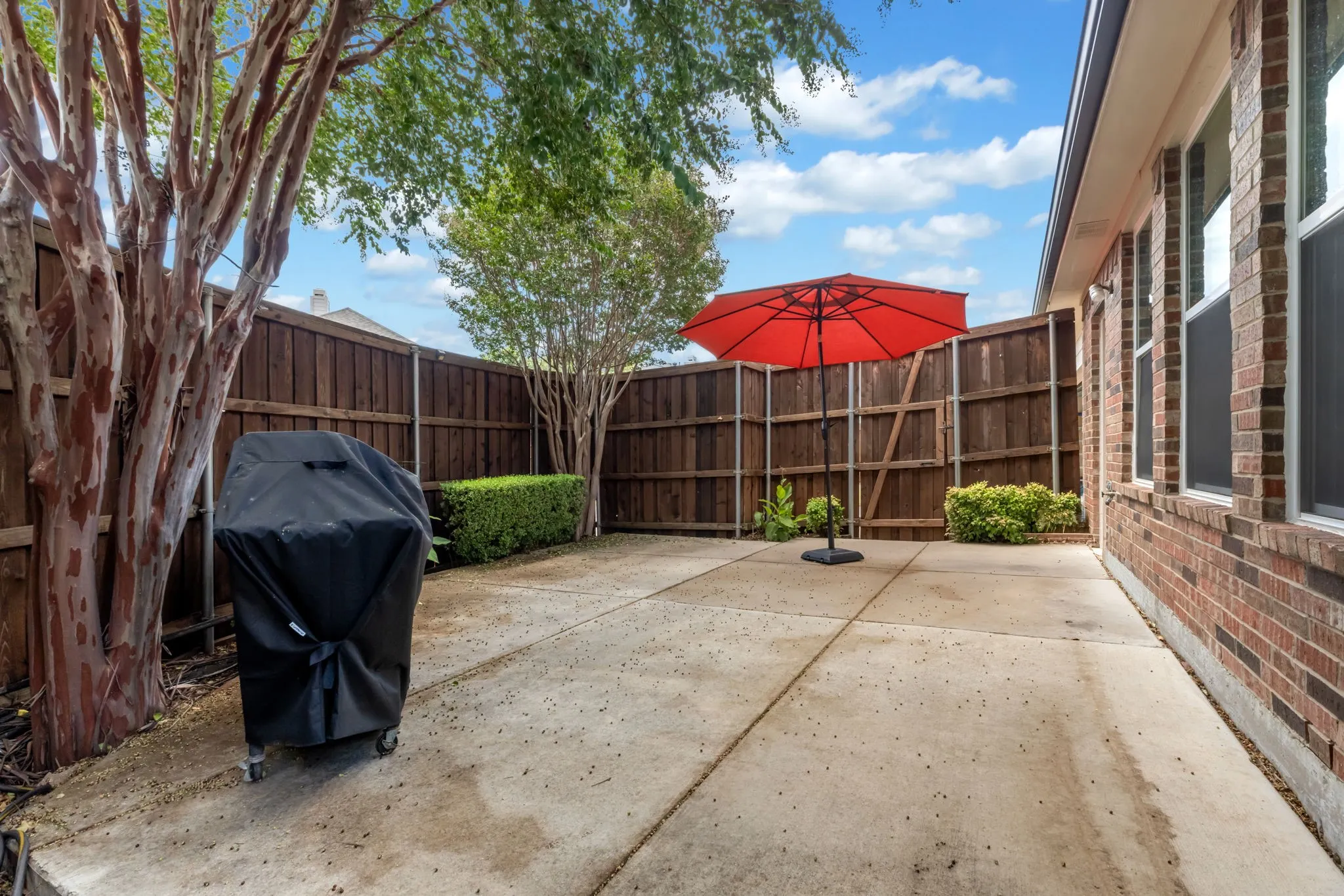 Single Family Residence For Rent in Collin County , 2600 Oakland Hills Drive, Plano, Texas 75025, 4 Bedroom, 2 Bathroom, 3 Garage spaces, 2,268 Sqft, built in 2000, mls#21362934, Real Estate Agent in Plano, Homes For Rent in Collin county, Homes For Rent in Plano, Realtor in Plano Texas, Real Estate Brokerage Independent Realty Texas, Luminita Cordes Realtor