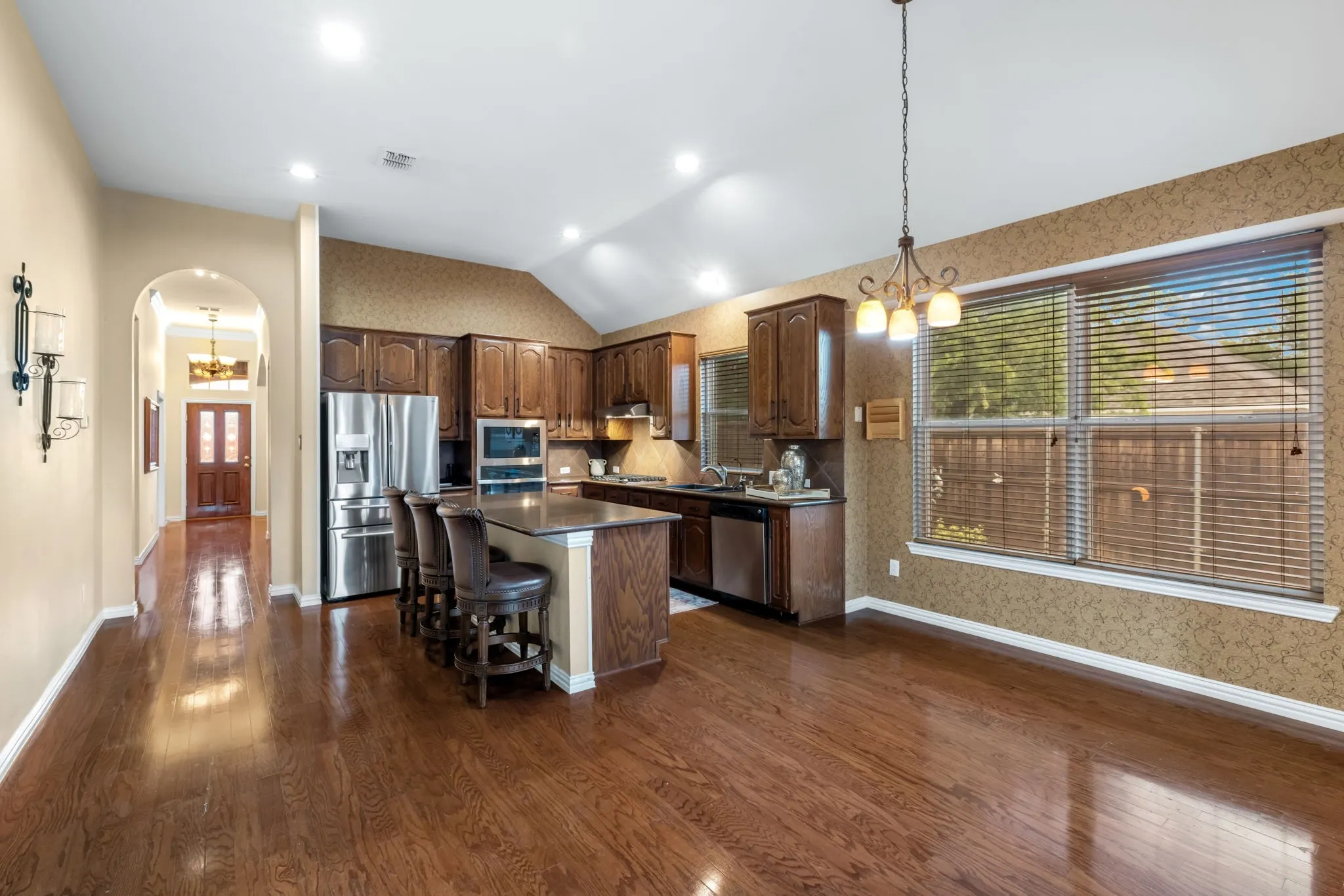 Single Family Residence For Rent in Collin County , 2600 Oakland Hills Drive, Plano, Texas 75025, 4 Bedroom, 2 Bathroom, 3 Garage spaces, 2,268 Sqft, built in 2000, mls#21362934, Real Estate Agent in Plano, Homes For Rent in Collin county, Homes For Rent in Plano, Realtor in Plano Texas, Real Estate Brokerage Independent Realty Texas, Luminita Cordes Realtor