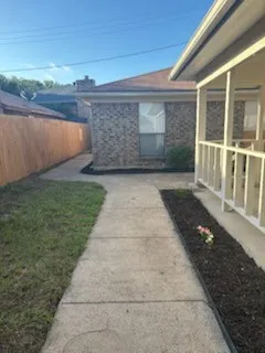 Single Family Residence For Rent in Tarrant County , 2805 Woodmont Trail, Fort Worth, Texas 76133, 2 Bedroom, 1 Bathroom, 1 Garage spaces, 905 Sqft, built in 1981, mls#21362992, Real Estate Agent in Fort Worth, Homes For Rent in Tarrant county, Homes For Rent in Fort Worth, Realtor in Fort Worth Texas, Real Estate Brokerage Independent Realty Texas, Luminita Cordes Realtor
