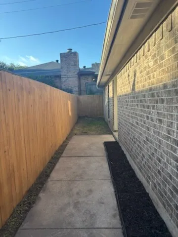 Single Family Residence For Rent in Tarrant County , 2805 Woodmont Trail, Fort Worth, Texas 76133, 2 Bedroom, 1 Bathroom, 1 Garage spaces, 905 Sqft, built in 1981, mls#21362992, Real Estate Agent in Fort Worth, Homes For Rent in Tarrant county, Homes For Rent in Fort Worth, Realtor in Fort Worth Texas, Real Estate Brokerage Independent Realty Texas, Luminita Cordes Realtor