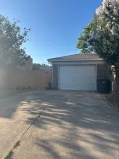 Single Family Residence For Rent in Tarrant County , 2805 Woodmont Trail, Fort Worth, Texas 76133, 2 Bedroom, 1 Bathroom, 1 Garage spaces, 905 Sqft, built in 1981, mls#21362992, Real Estate Agent in Fort Worth, Homes For Rent in Tarrant county, Homes For Rent in Fort Worth, Realtor in Fort Worth Texas, Real Estate Brokerage Independent Realty Texas, Luminita Cordes Realtor