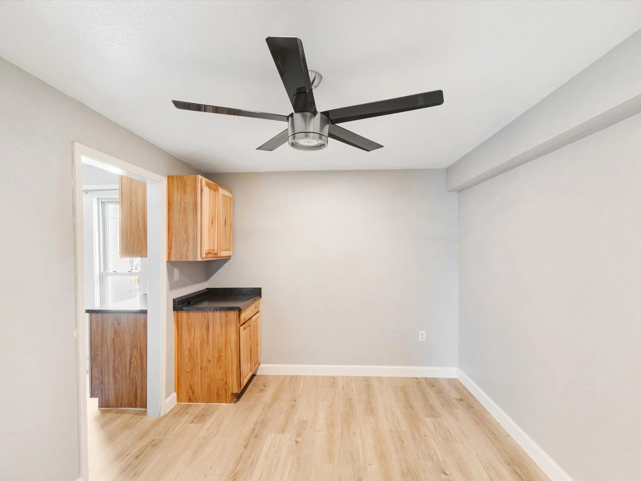 Single Family Residence For Sale in Dallas County , 3215 Rockne Lane, Mesquite, Texas 75150, 3 Bedroom, 2 Bathroom, Garage spaces, 1,358 Sqft, built in 1972, mls#21362995, Real Estate Agent in Mesquite, Homes For Sale in Dallas county, Homes For Sale in Mesquite, Realtor in Mesquite Texas, Real Estate Brokerage Independent Realty Texas, Luminita Cordes Realtor