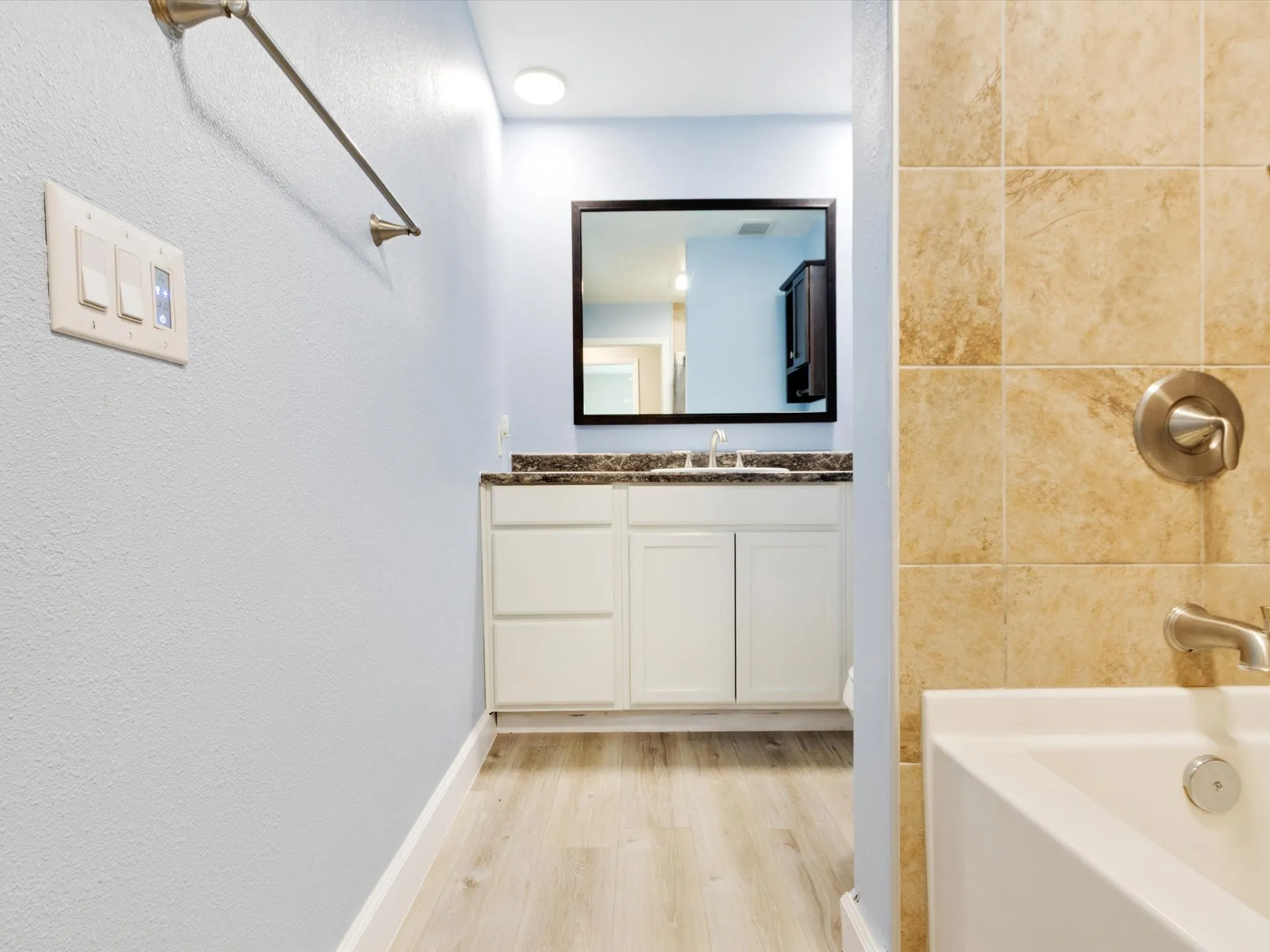 Single Family Residence For Sale in Dallas County , 3215 Rockne Lane, Mesquite, Texas 75150, 3 Bedroom, 2 Bathroom, Garage spaces, 1,358 Sqft, built in 1972, mls#21362995, Real Estate Agent in Mesquite, Homes For Sale in Dallas county, Homes For Sale in Mesquite, Realtor in Mesquite Texas, Real Estate Brokerage Independent Realty Texas, Luminita Cordes Realtor