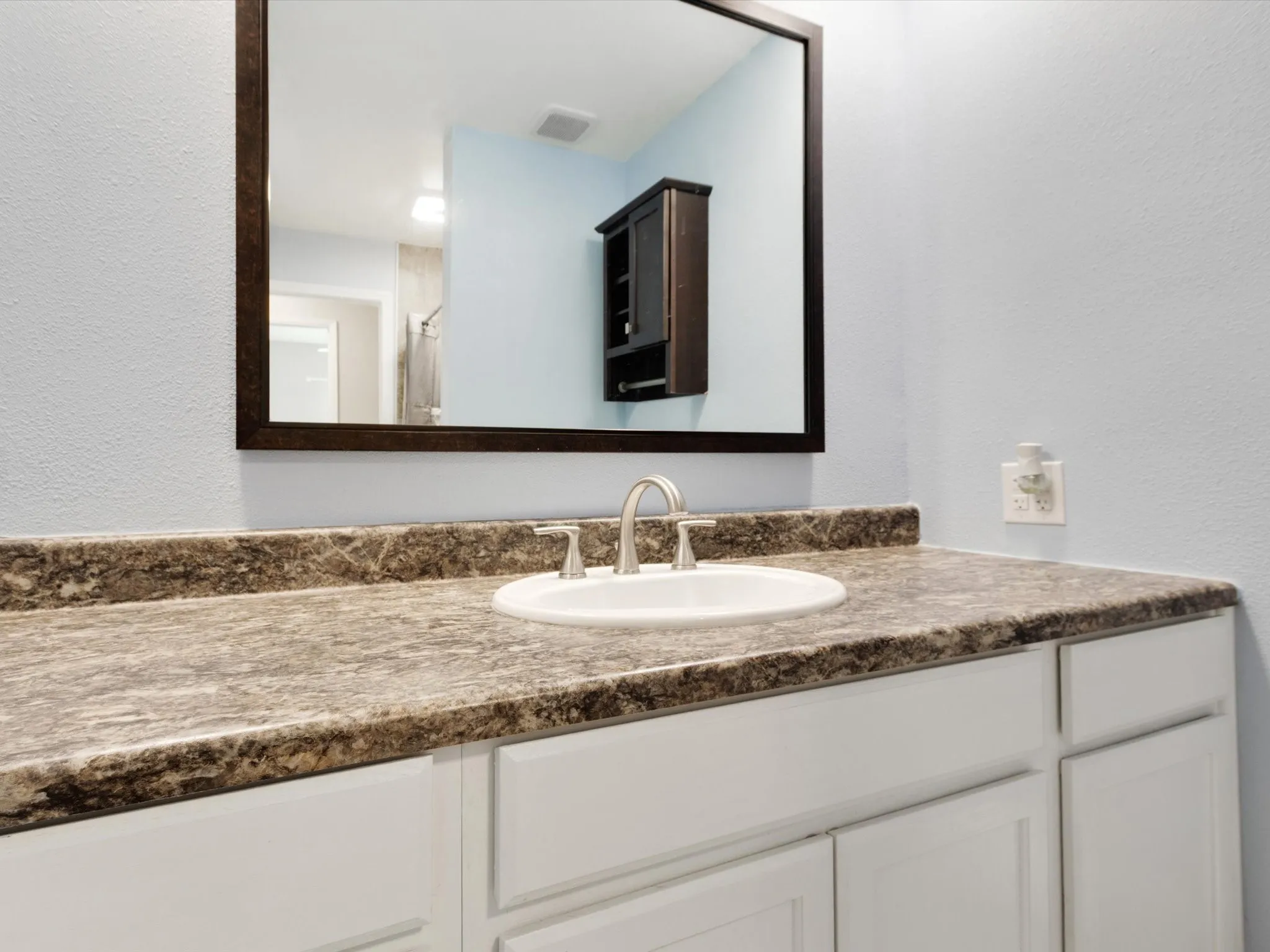 Single Family Residence For Sale in Dallas County , 3215 Rockne Lane, Mesquite, Texas 75150, 3 Bedroom, 2 Bathroom, Garage spaces, 1,358 Sqft, built in 1972, mls#21362995, Real Estate Agent in Mesquite, Homes For Sale in Dallas county, Homes For Sale in Mesquite, Realtor in Mesquite Texas, Real Estate Brokerage Independent Realty Texas, Luminita Cordes Realtor