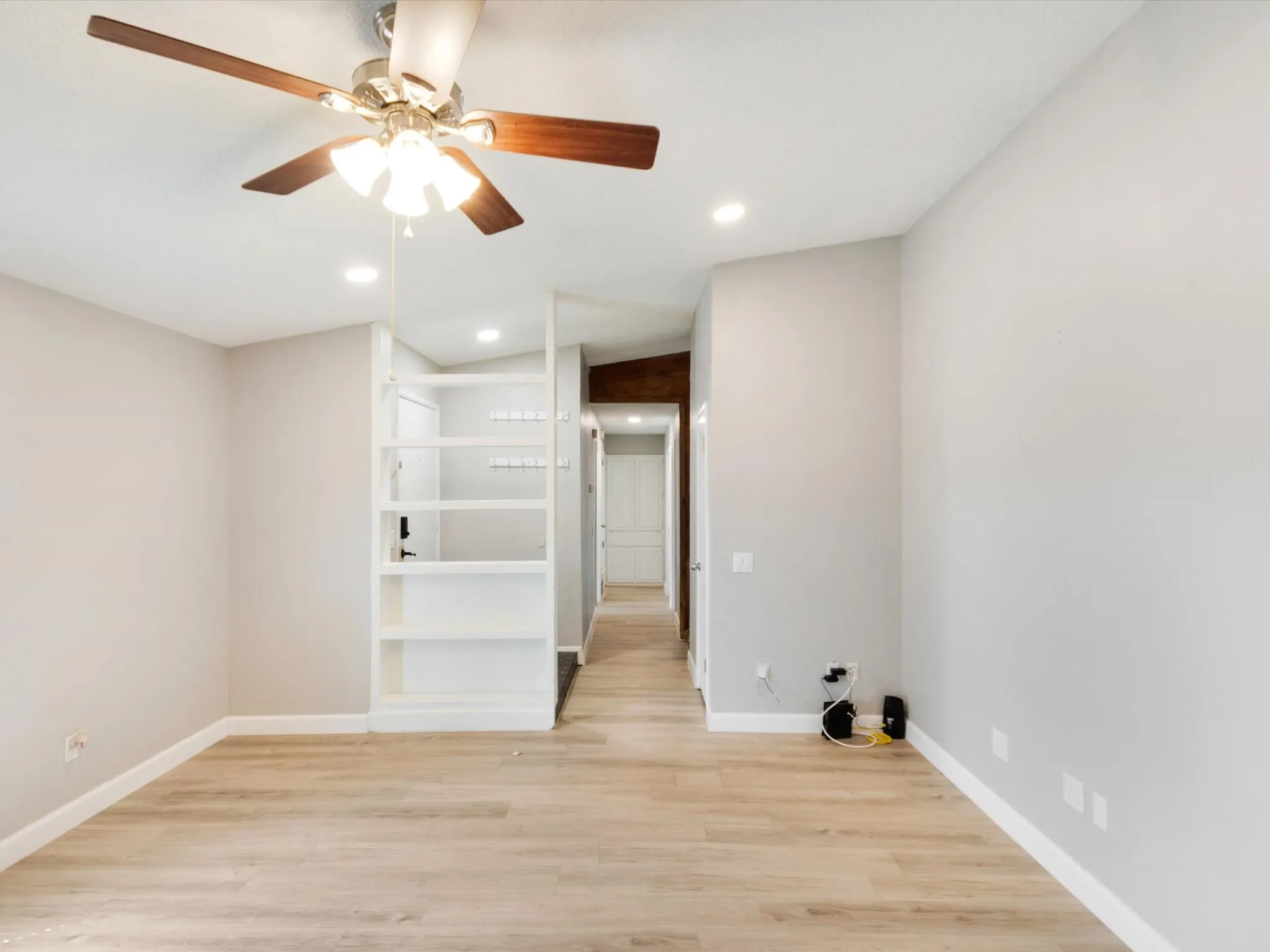 Single Family Residence For Sale in Dallas County , 3215 Rockne Lane, Mesquite, Texas 75150, 3 Bedroom, 2 Bathroom, Garage spaces, 1,358 Sqft, built in 1972, mls#21362995, Real Estate Agent in Mesquite, Homes For Sale in Dallas county, Homes For Sale in Mesquite, Realtor in Mesquite Texas, Real Estate Brokerage Independent Realty Texas, Luminita Cordes Realtor