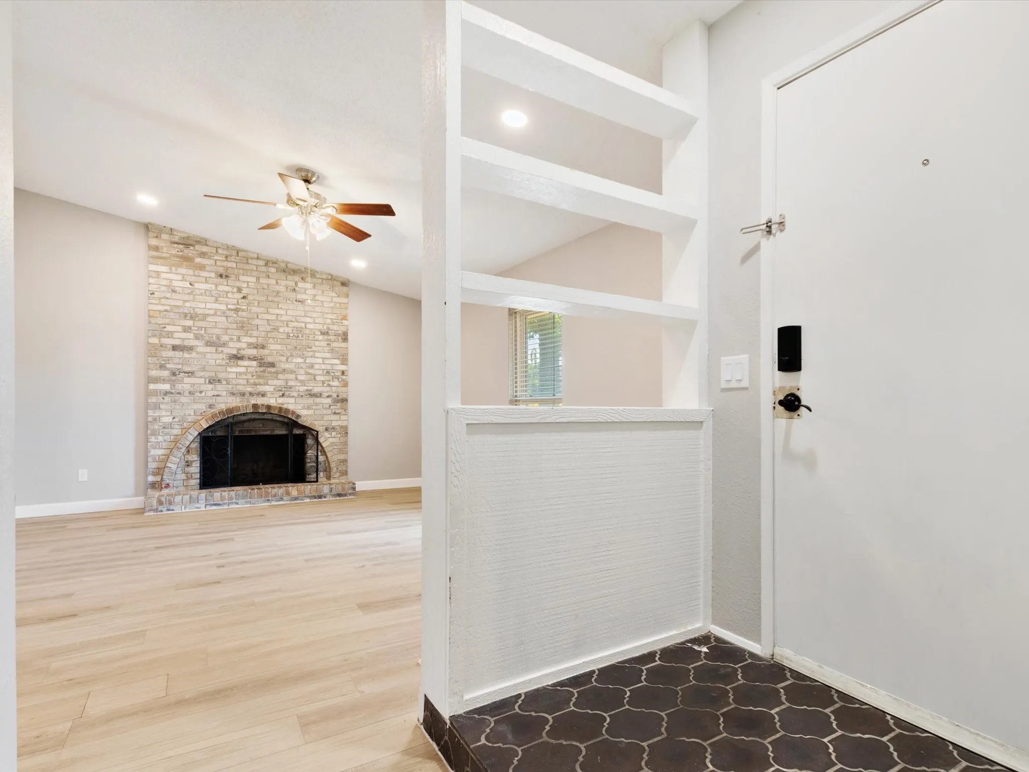 Single Family Residence For Sale in Dallas County , 3215 Rockne Lane, Mesquite, Texas 75150, 3 Bedroom, 2 Bathroom, Garage spaces, 1,358 Sqft, built in 1972, mls#21362995, Real Estate Agent in Mesquite, Homes For Sale in Dallas county, Homes For Sale in Mesquite, Realtor in Mesquite Texas, Real Estate Brokerage Independent Realty Texas, Luminita Cordes Realtor