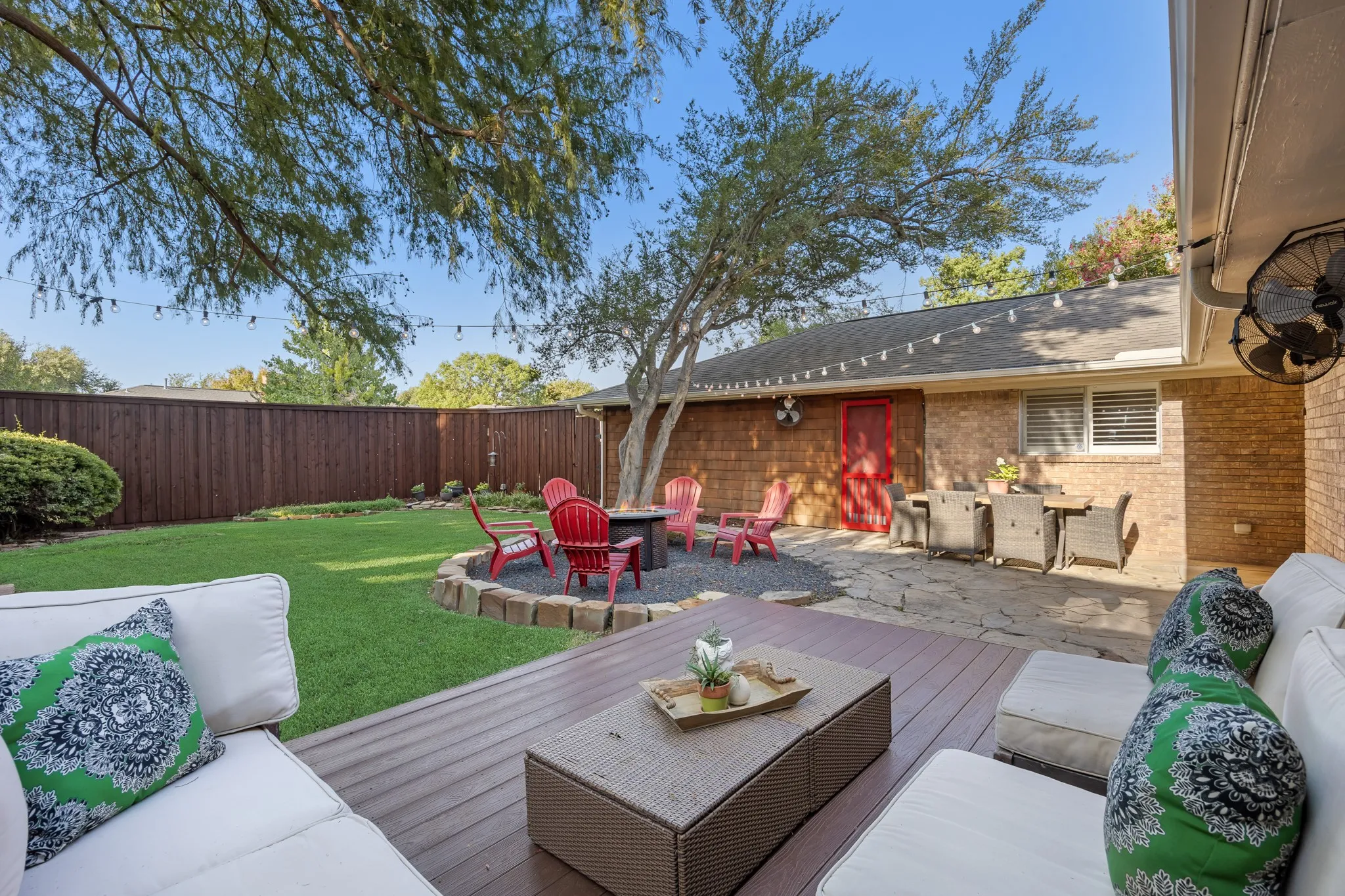 Single Family Residence For Sale in Dallas County , 7406 La Manga Drive, Dallas, Texas 75248, 4 Bedroom, 3 Bathroom, 2 Garage spaces, 2,210 Sqft, built in 1972, mls#21361839, Real Estate Agent in Dallas, Homes For Sale in Dallas county, Homes For Sale in Dallas, Realtor in Dallas Texas, Real Estate Brokerage Independent Realty Texas, Luminita Cordes Realtor