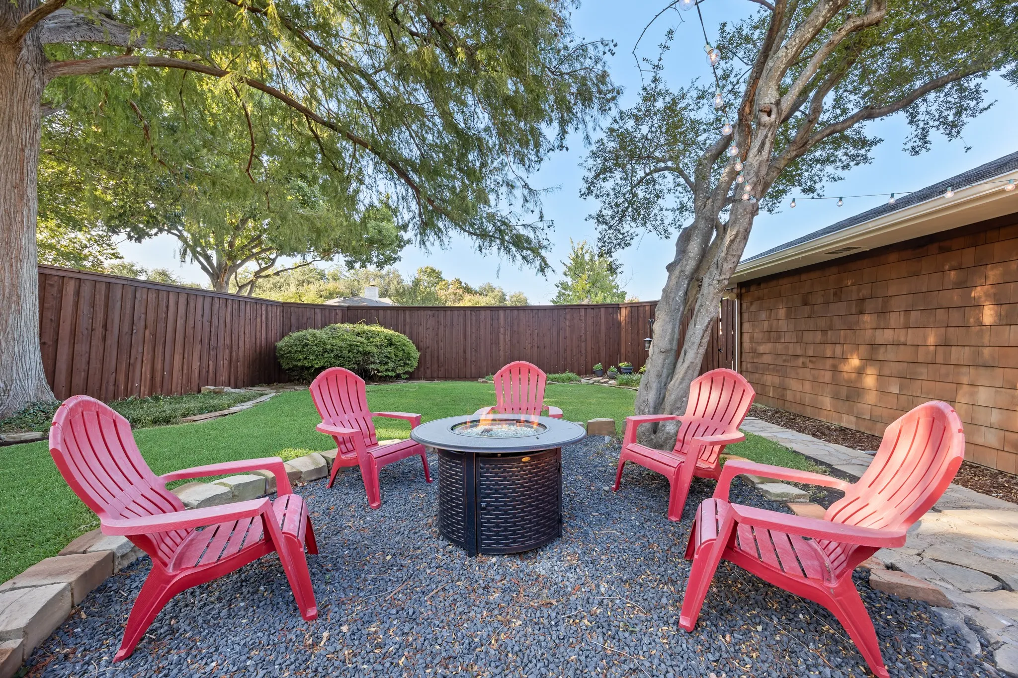 Single Family Residence For Sale in Dallas County , 7406 La Manga Drive, Dallas, Texas 75248, 4 Bedroom, 3 Bathroom, 2 Garage spaces, 2,210 Sqft, built in 1972, mls#21361839, Real Estate Agent in Dallas, Homes For Sale in Dallas county, Homes For Sale in Dallas, Realtor in Dallas Texas, Real Estate Brokerage Independent Realty Texas, Luminita Cordes Realtor